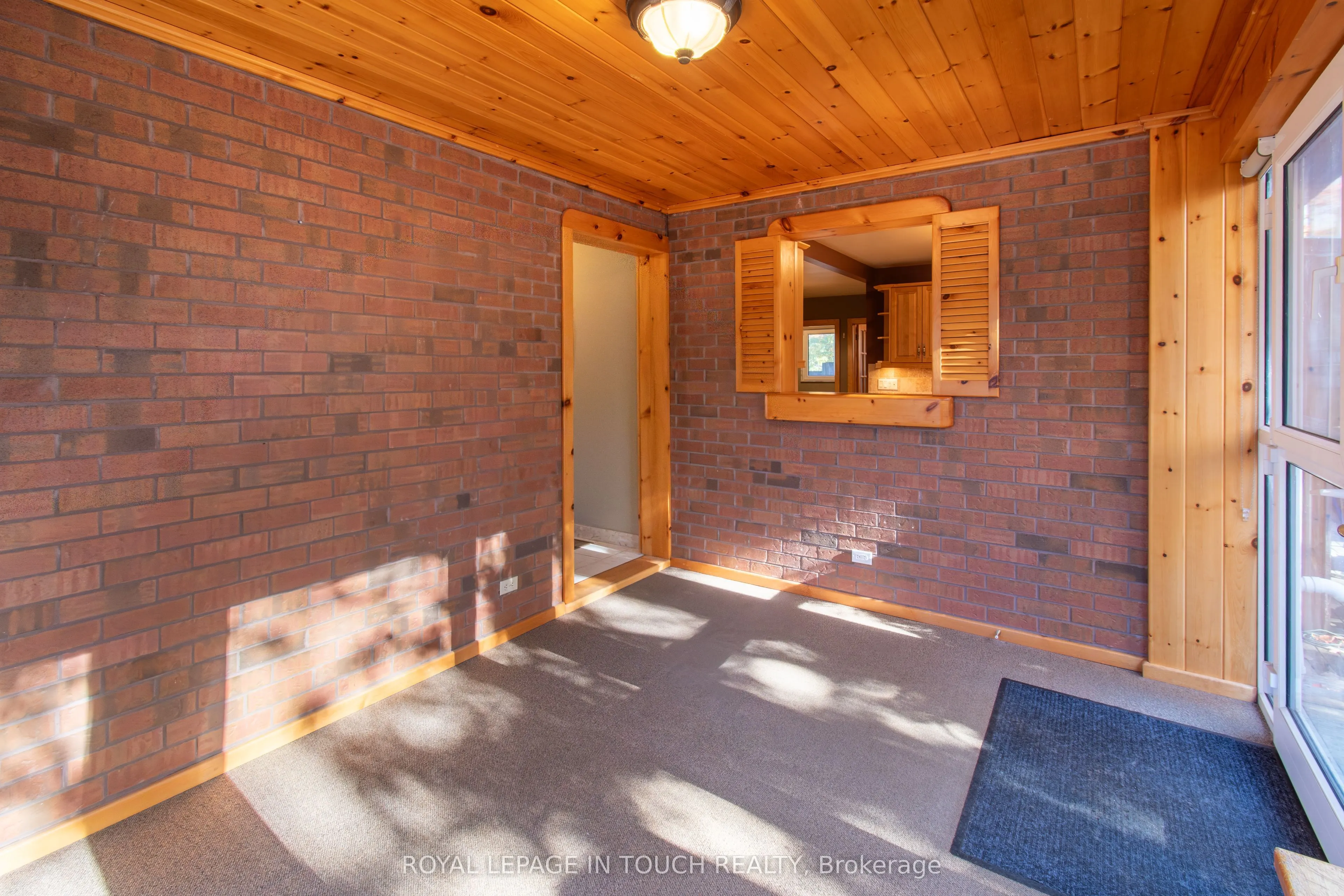 21 Robins Point Road