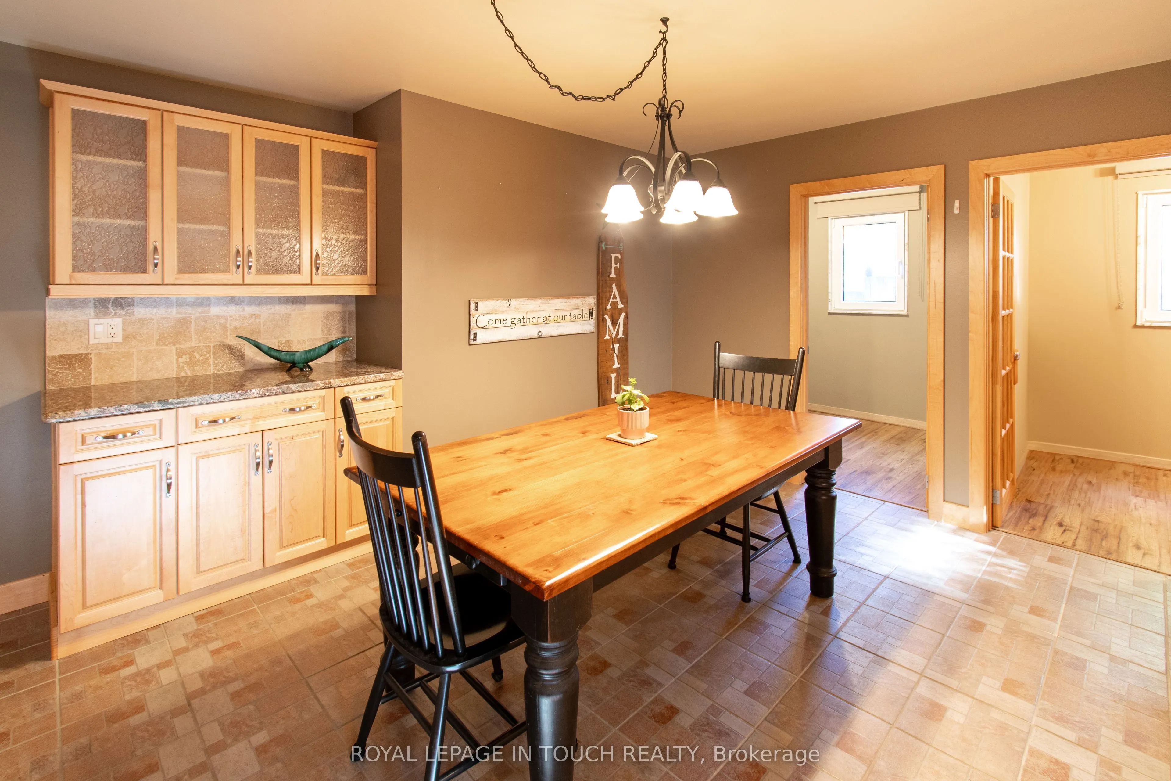 21 Robins Point Road