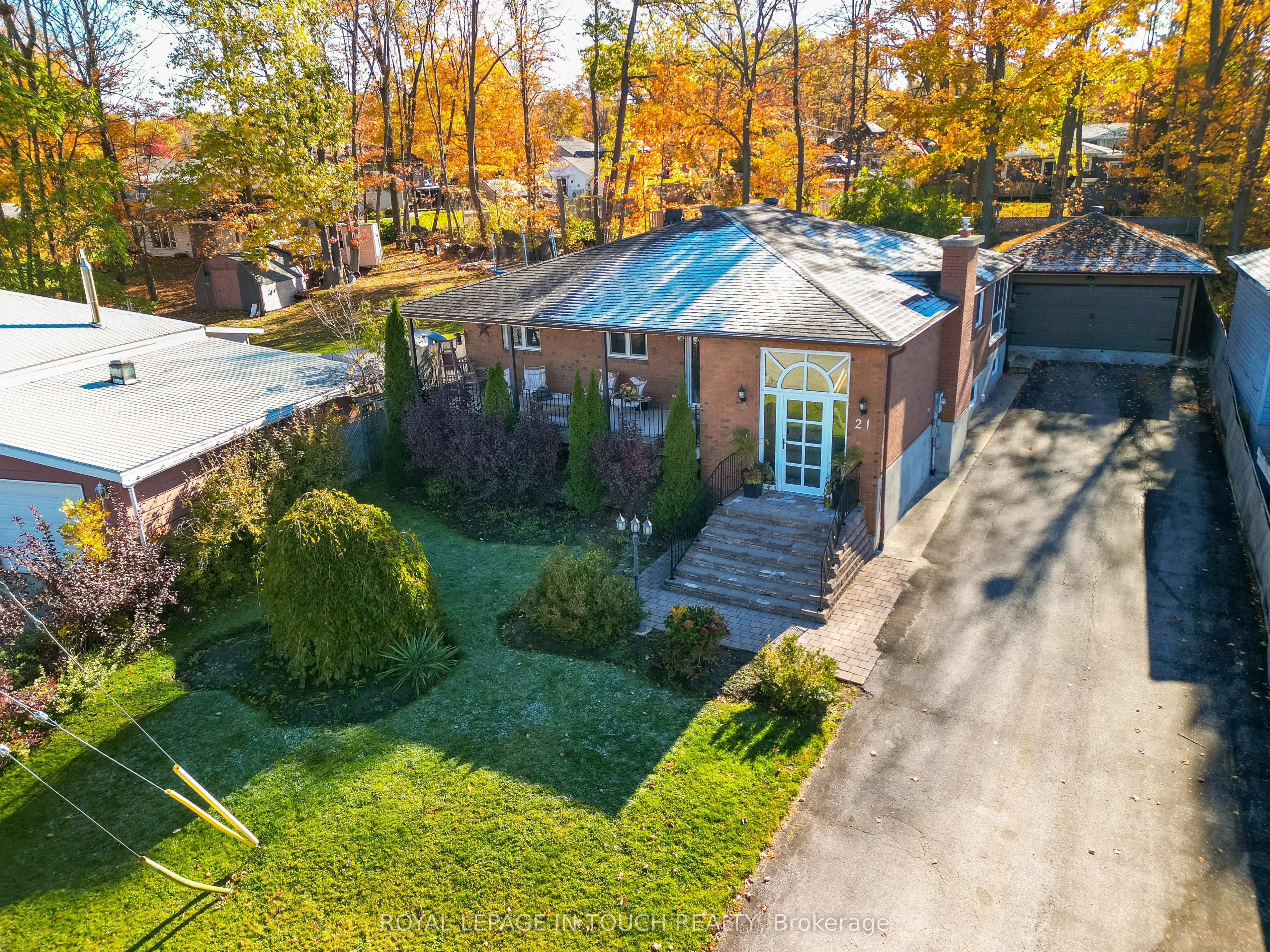 21 Robins Point Road