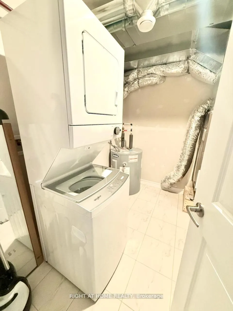 31 PUMPKIN CORNER Crescent, ##2