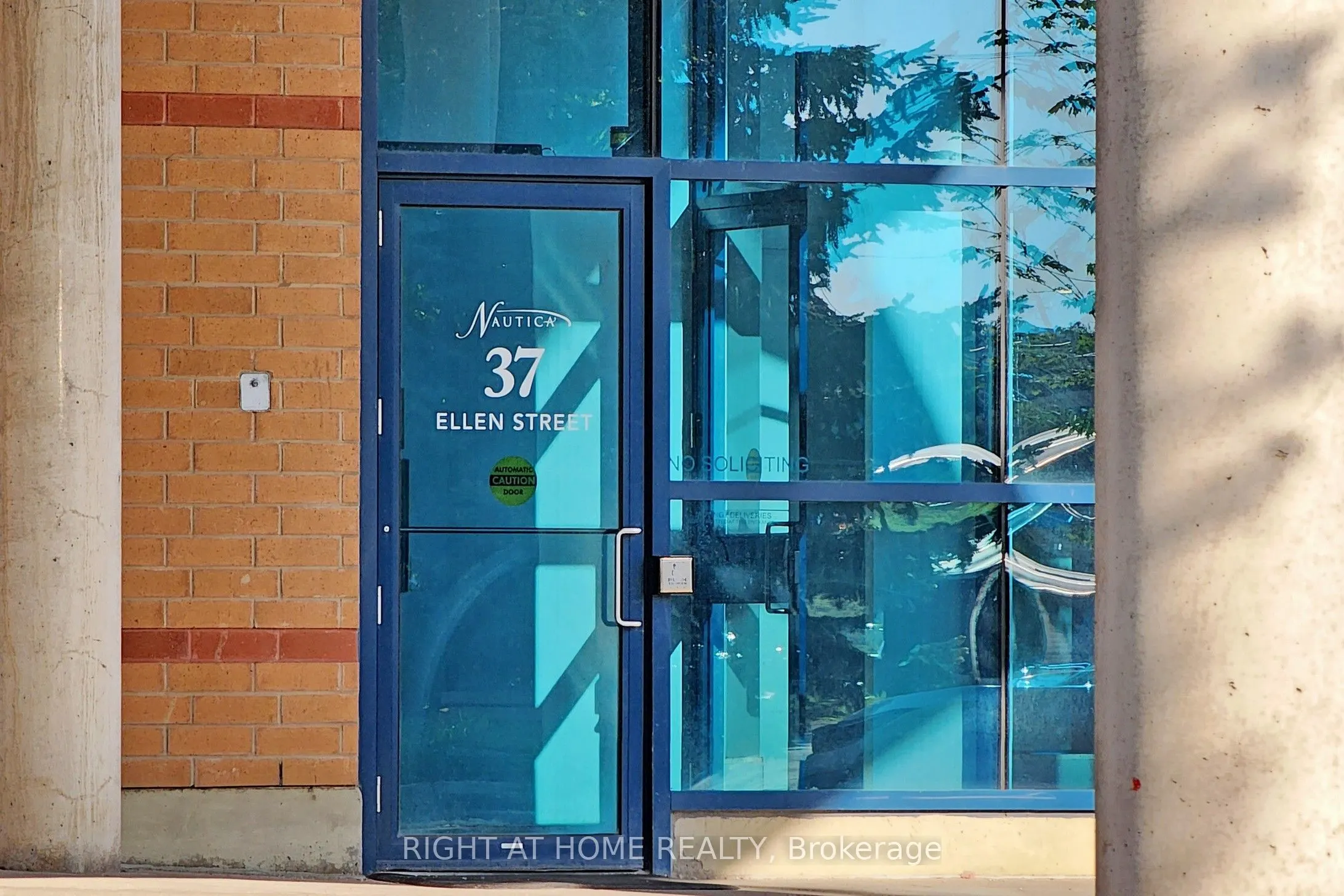 37 Ellen Street, #Ph06