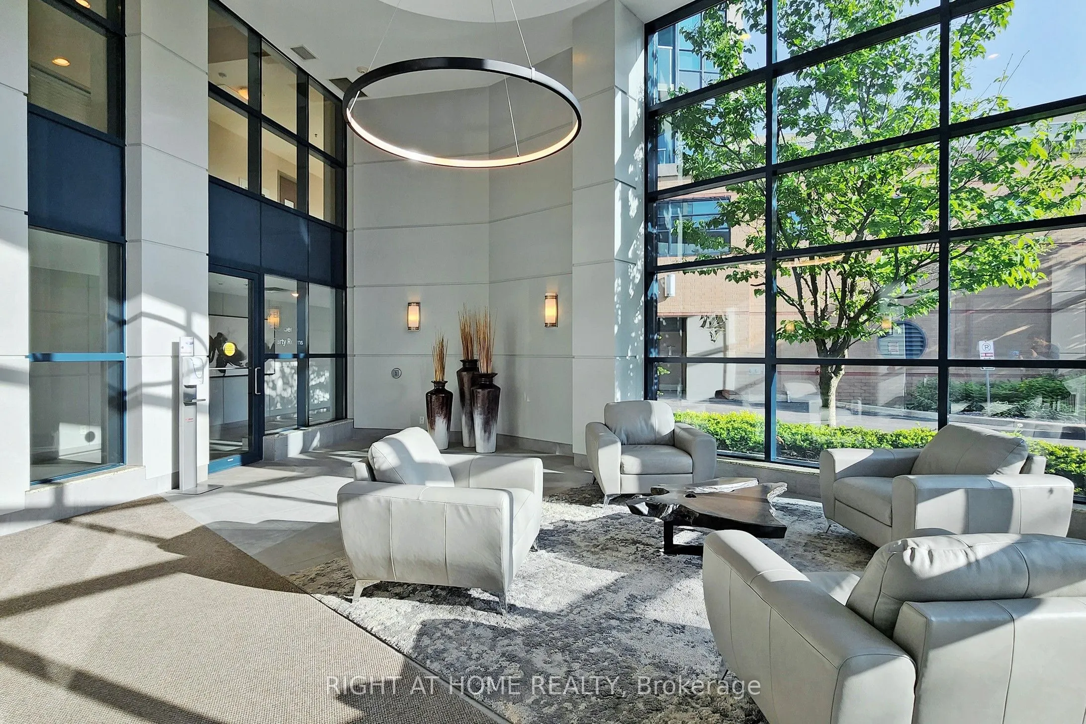 37 Ellen Street, #Ph06