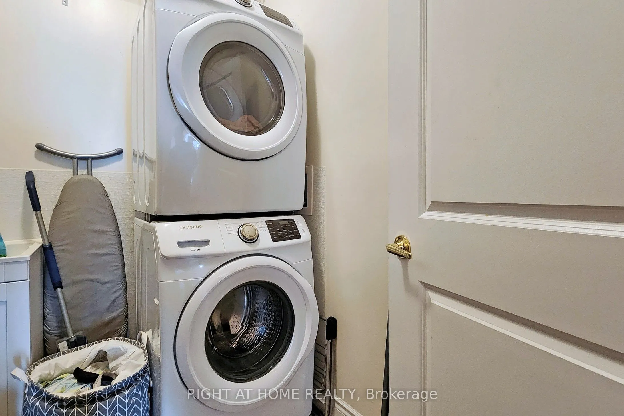 37 Ellen Street, #Ph06