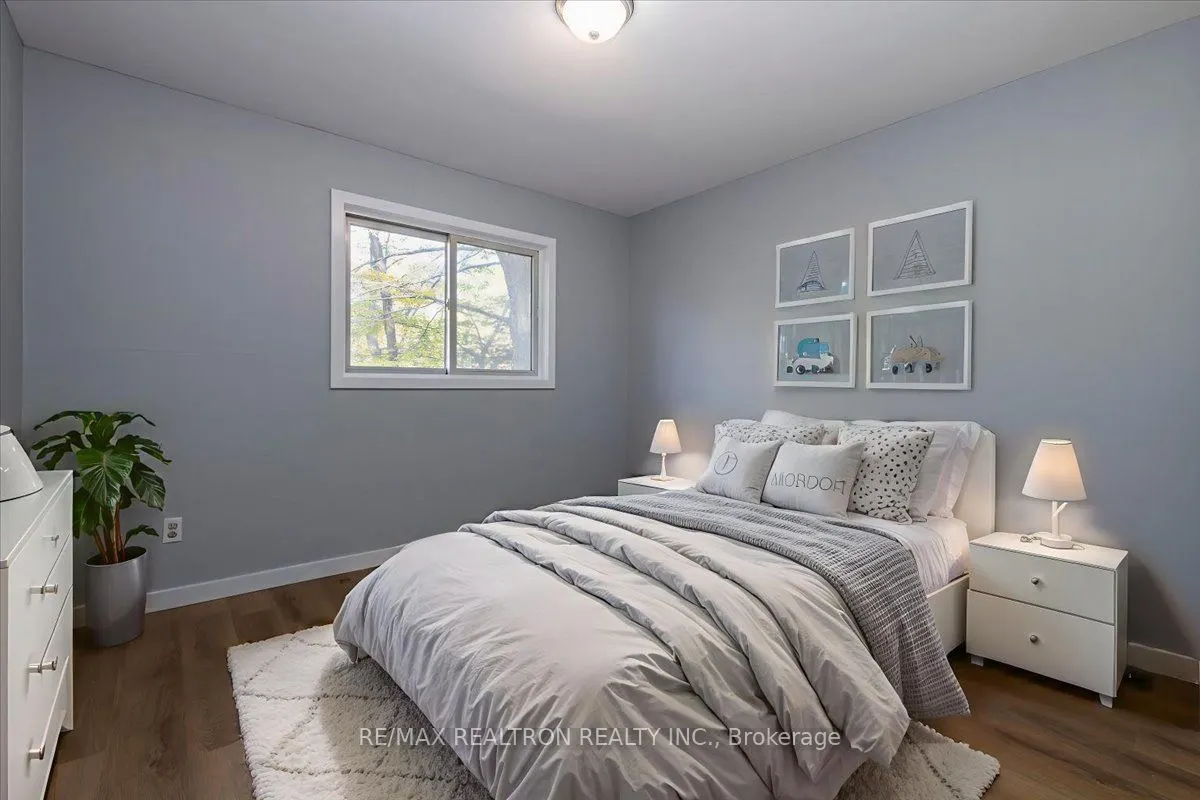 901 17th Concession West Road