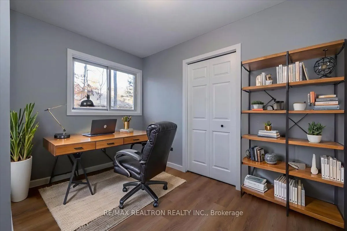 901 17th Concession West Road