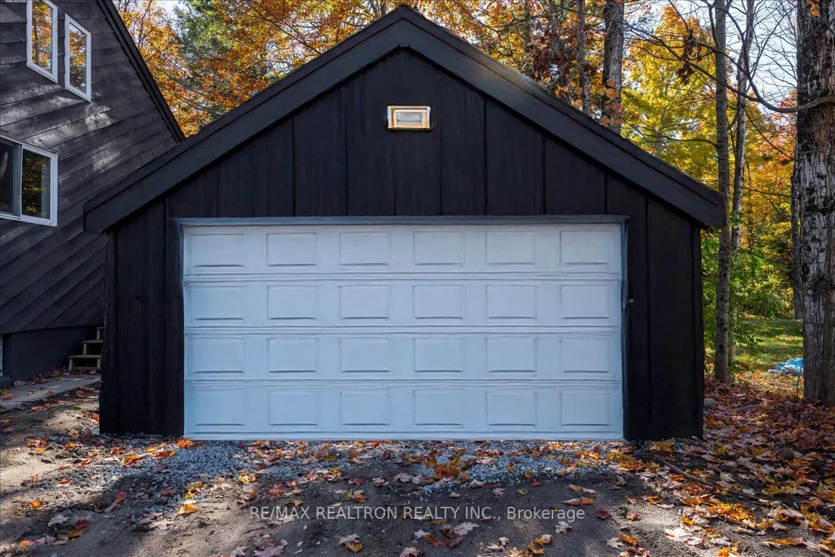 901 17th Concession West Road