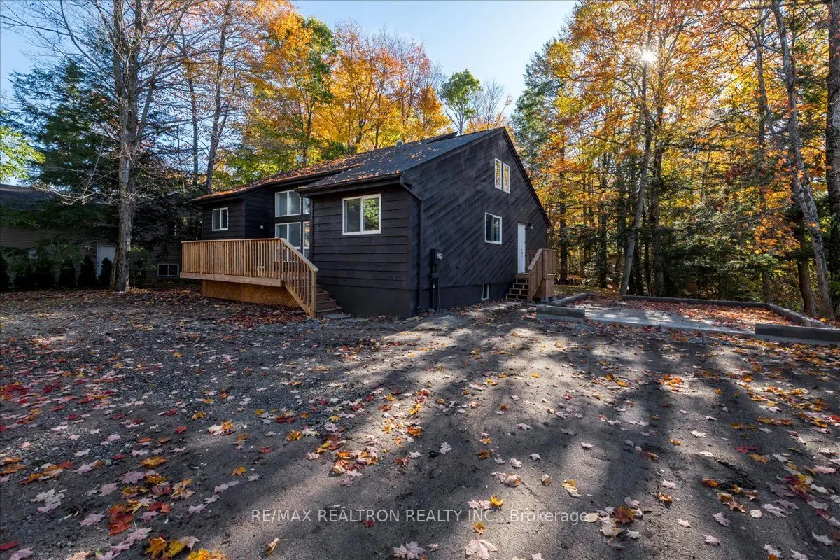 901 17th Concession West Road