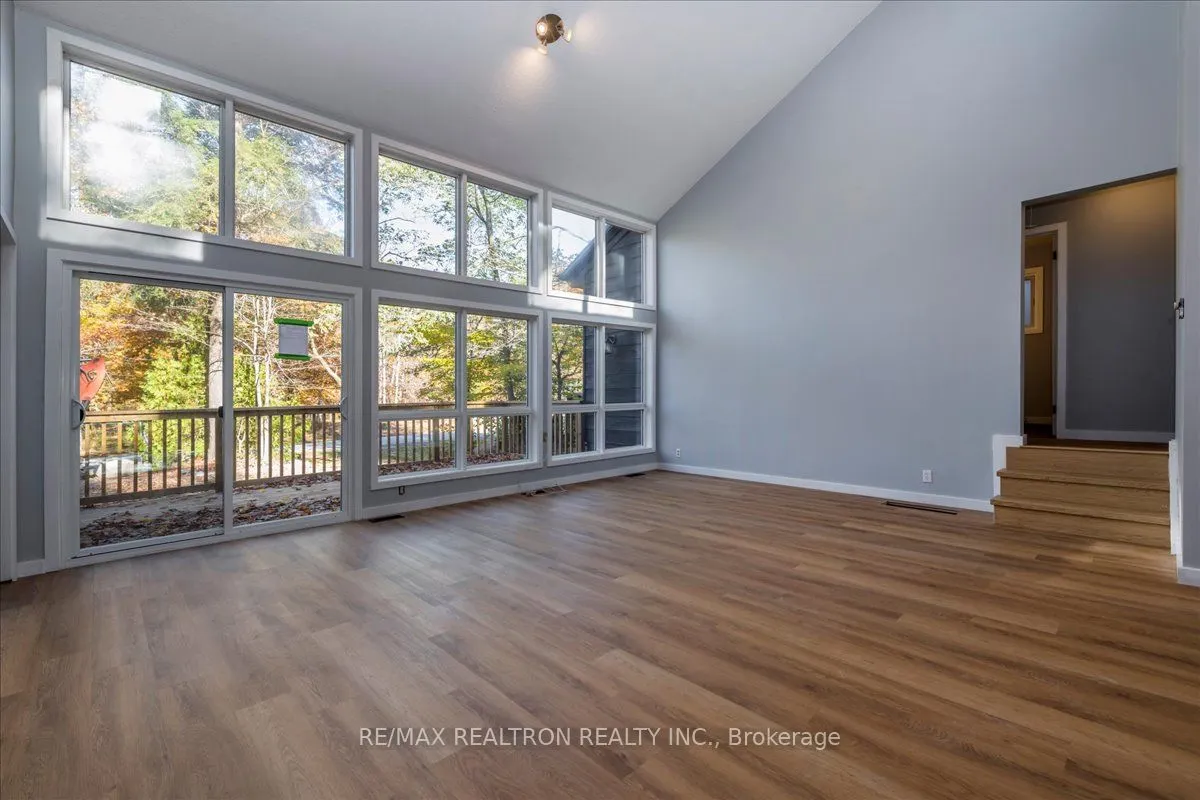 901 17th Concession West Road