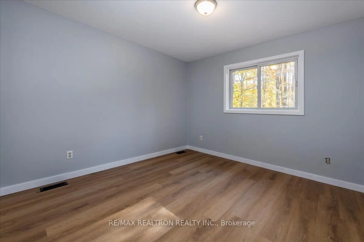 901 17th Concession West Road