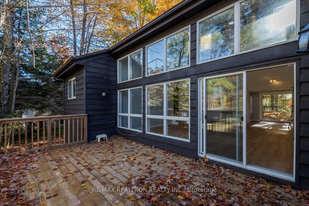 901 17th Concession West Road