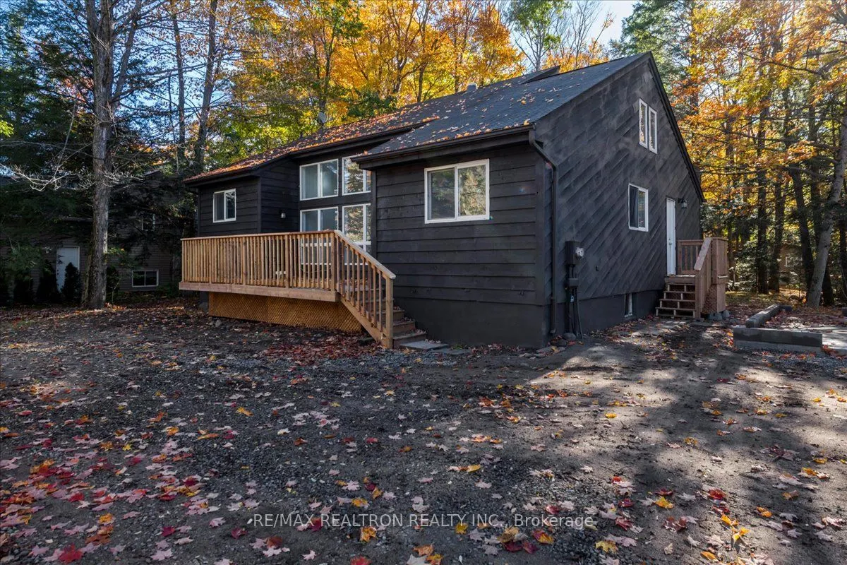 901 17th Concession West Road