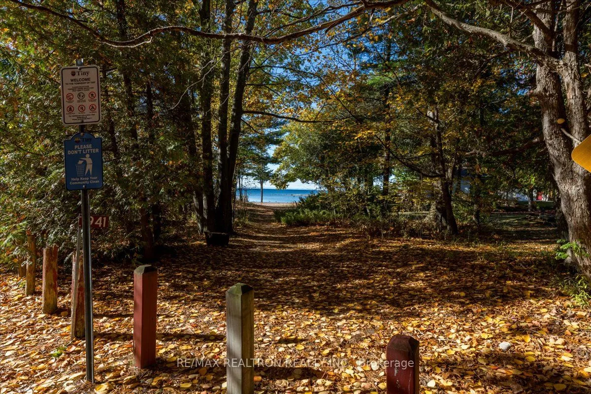 901 17th Concession West Road