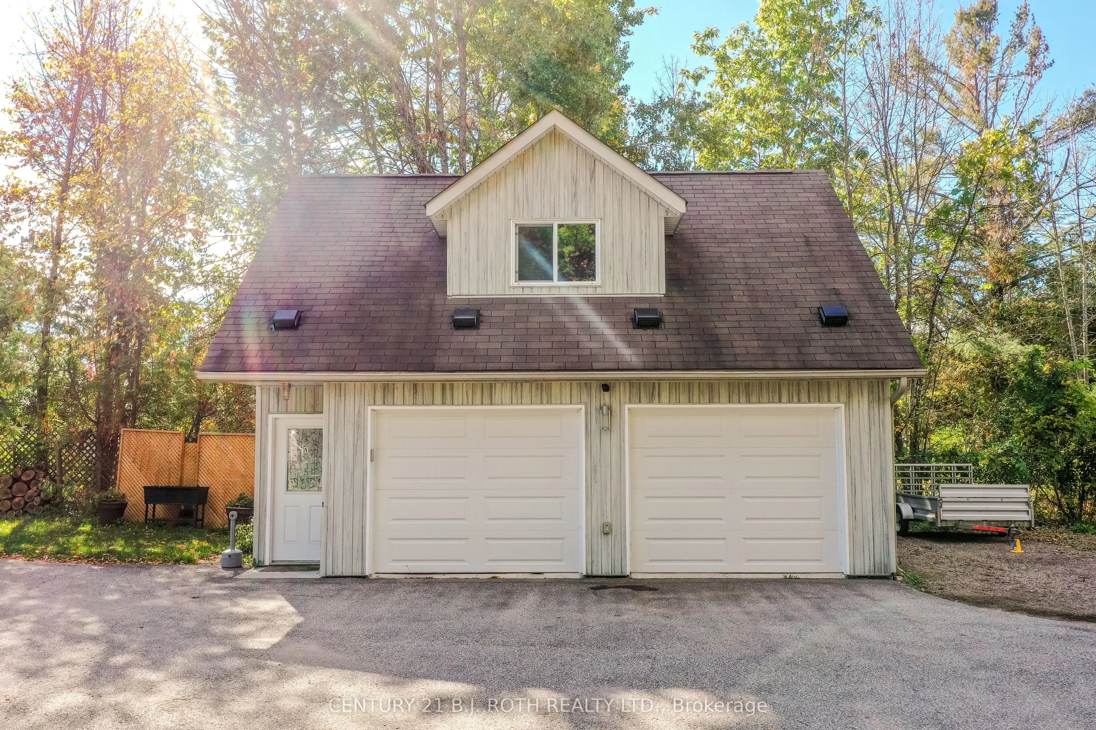 3371 Lake St. George Boulevard