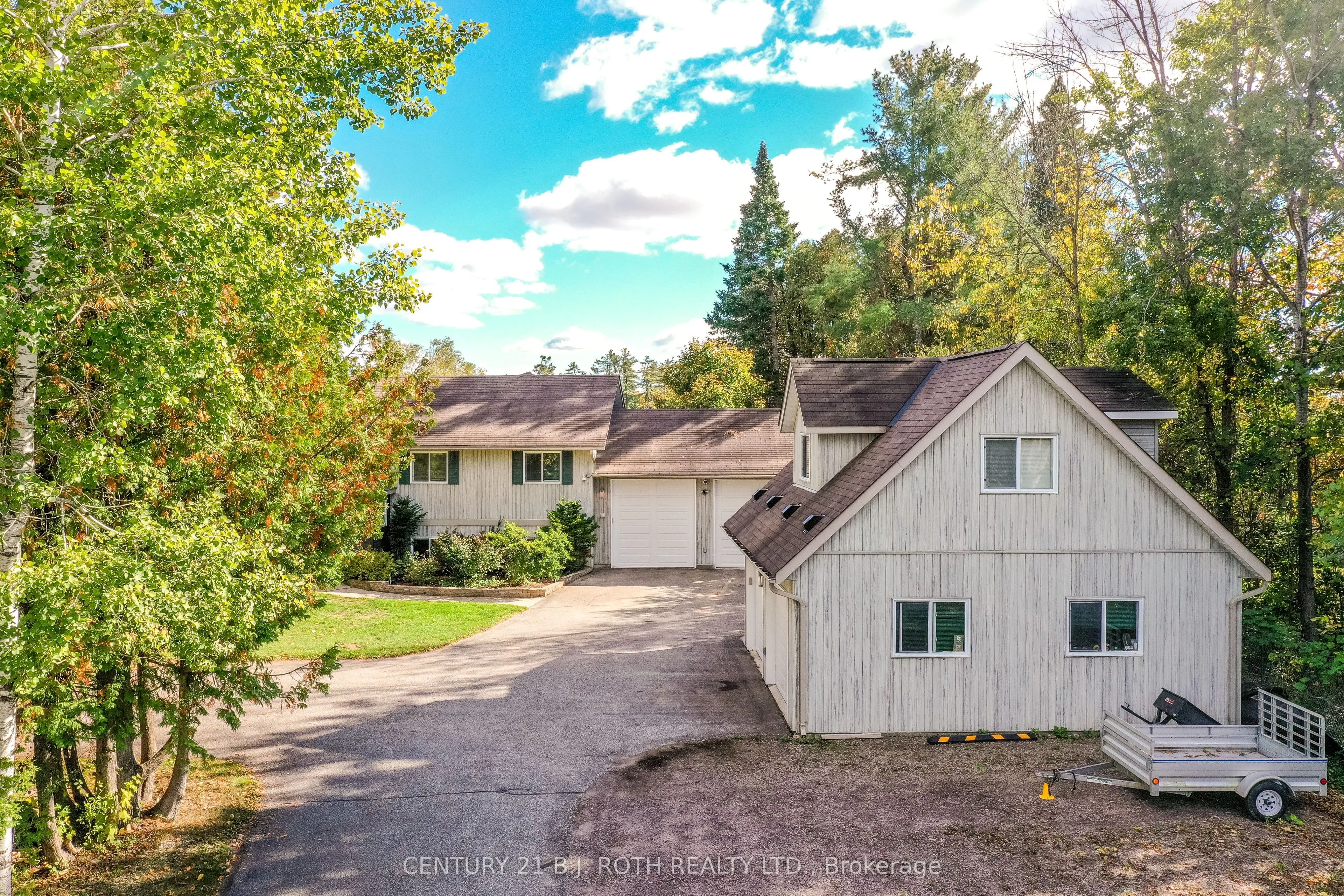 3371 Lake St. George Boulevard