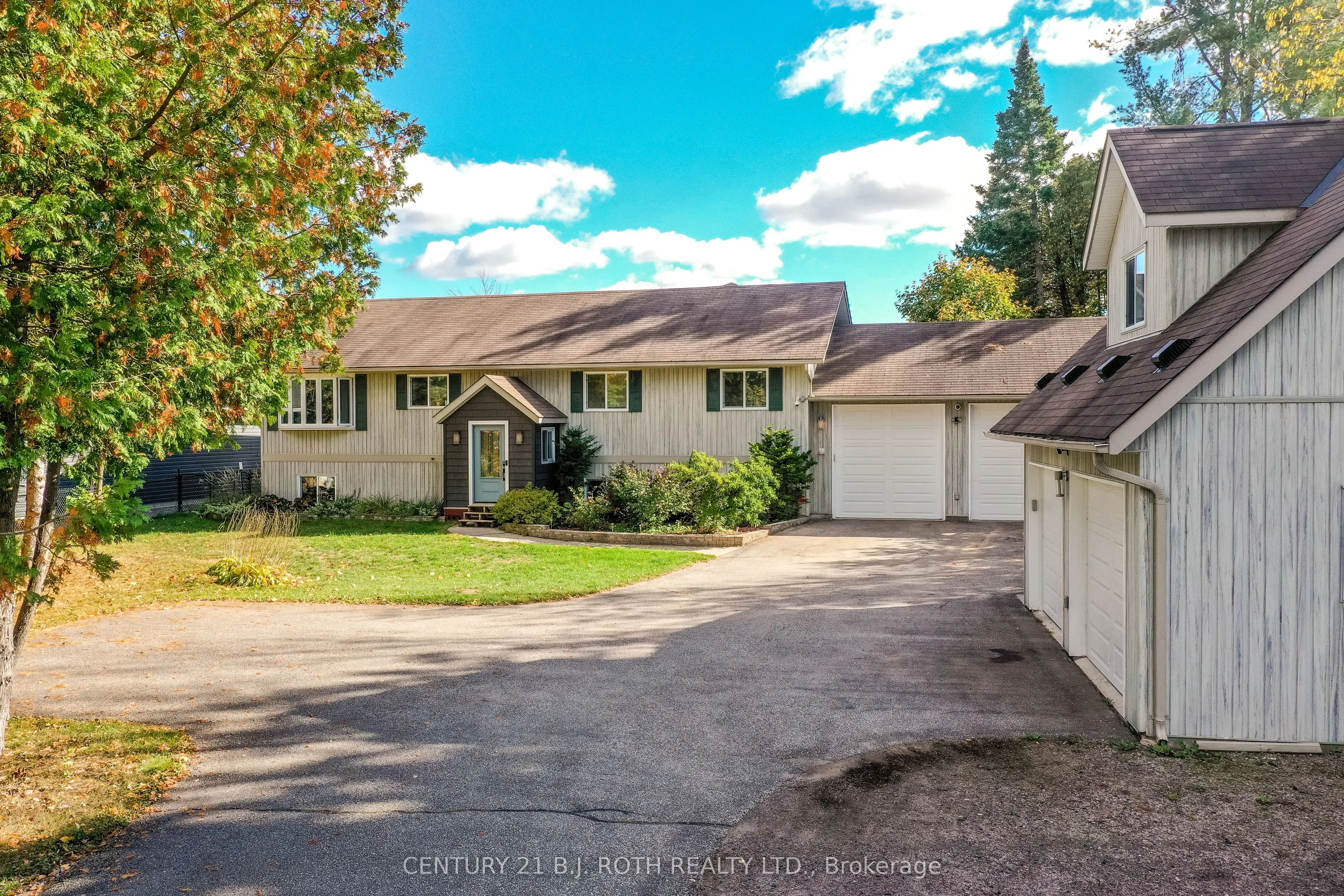 3371 Lake St. George Boulevard