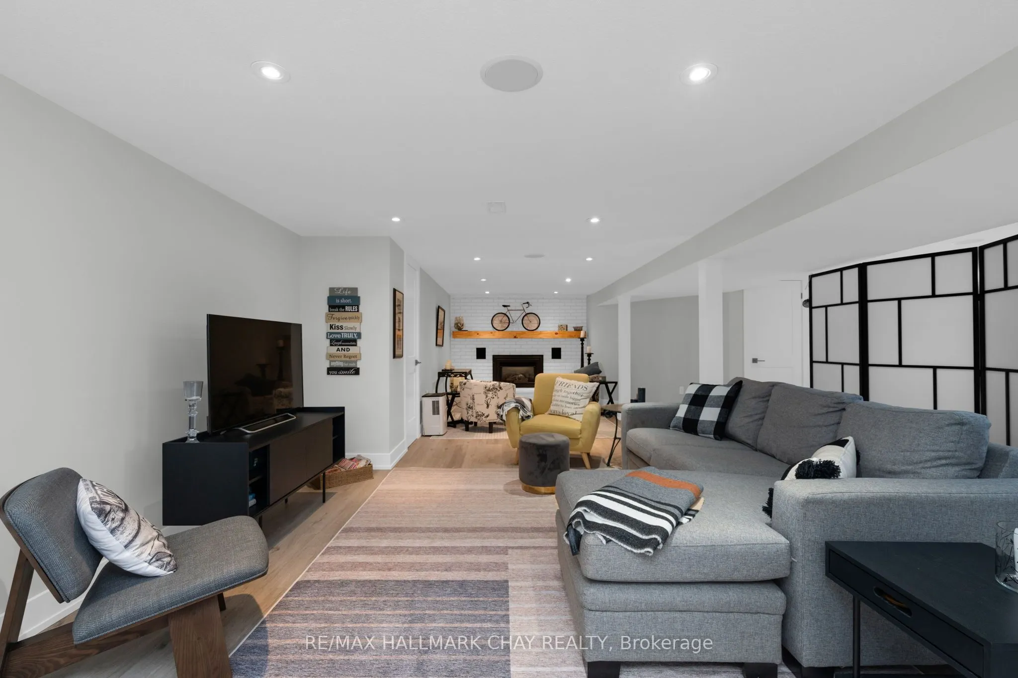 15 Bothwell Crescent