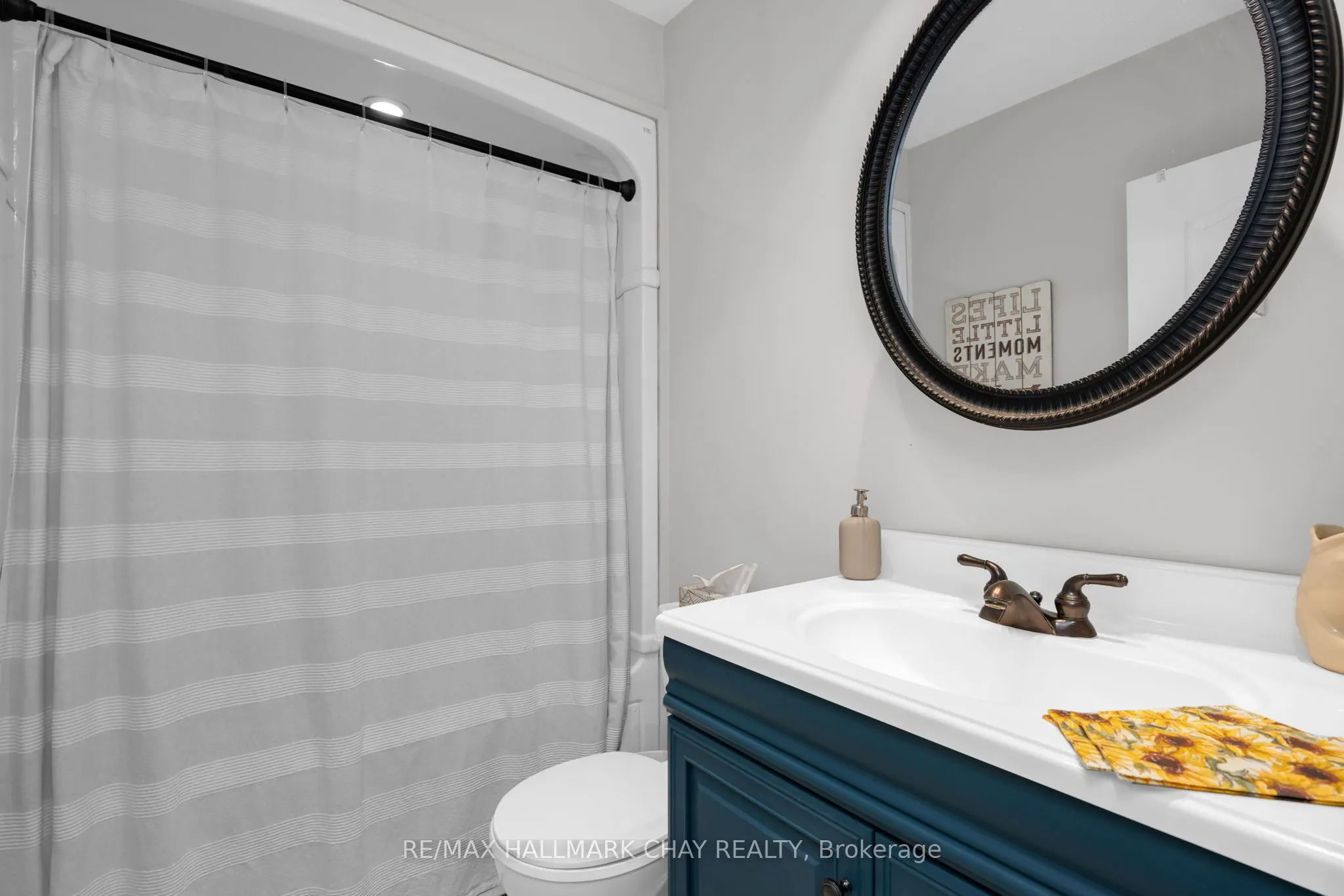 15 Bothwell Crescent