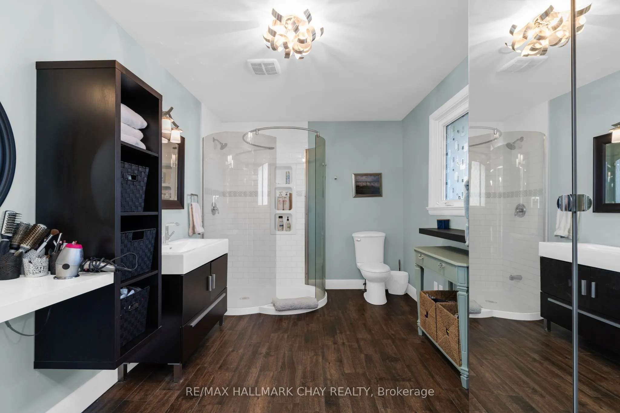 15 Bothwell Crescent