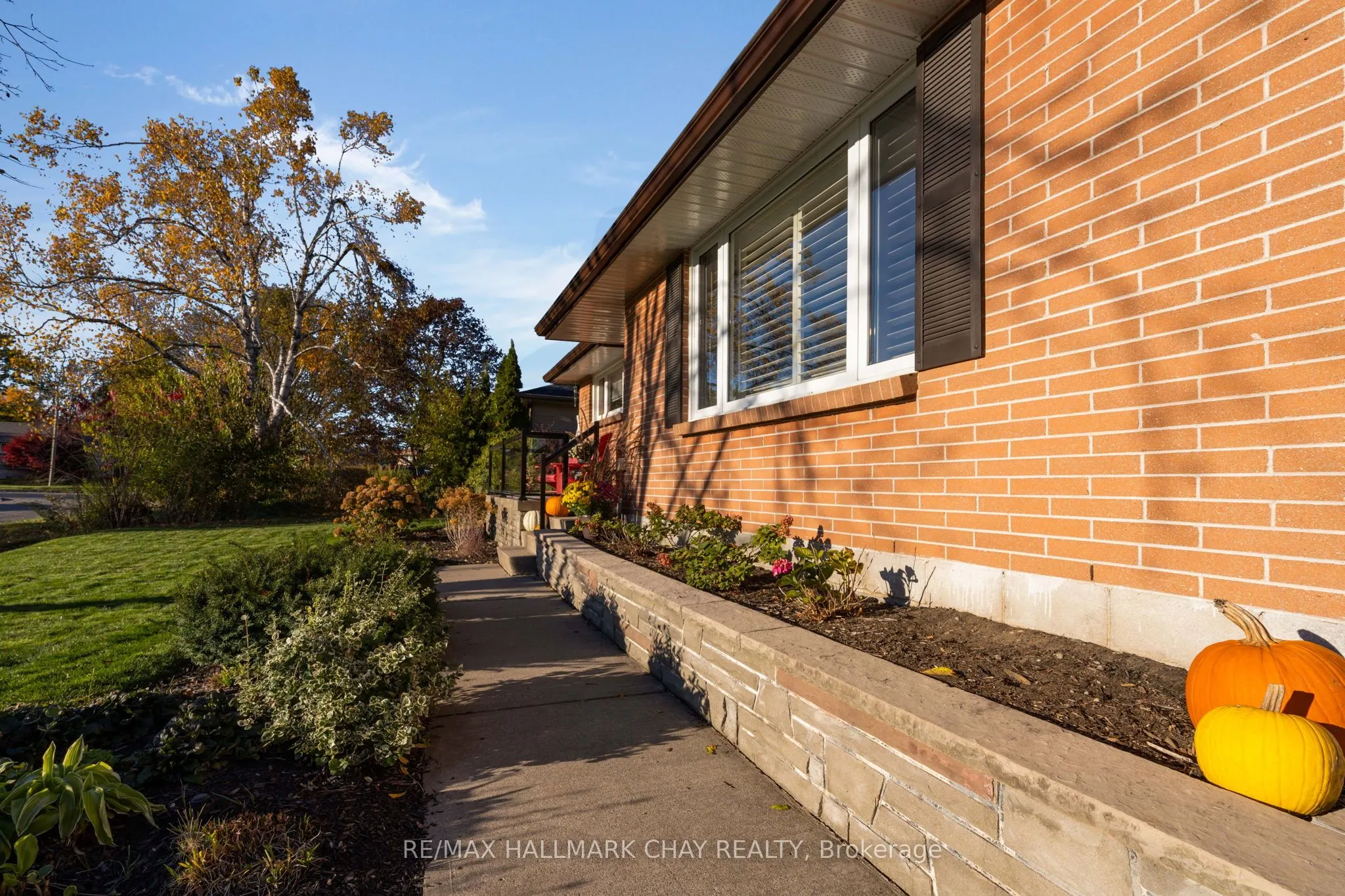 15 Bothwell Crescent