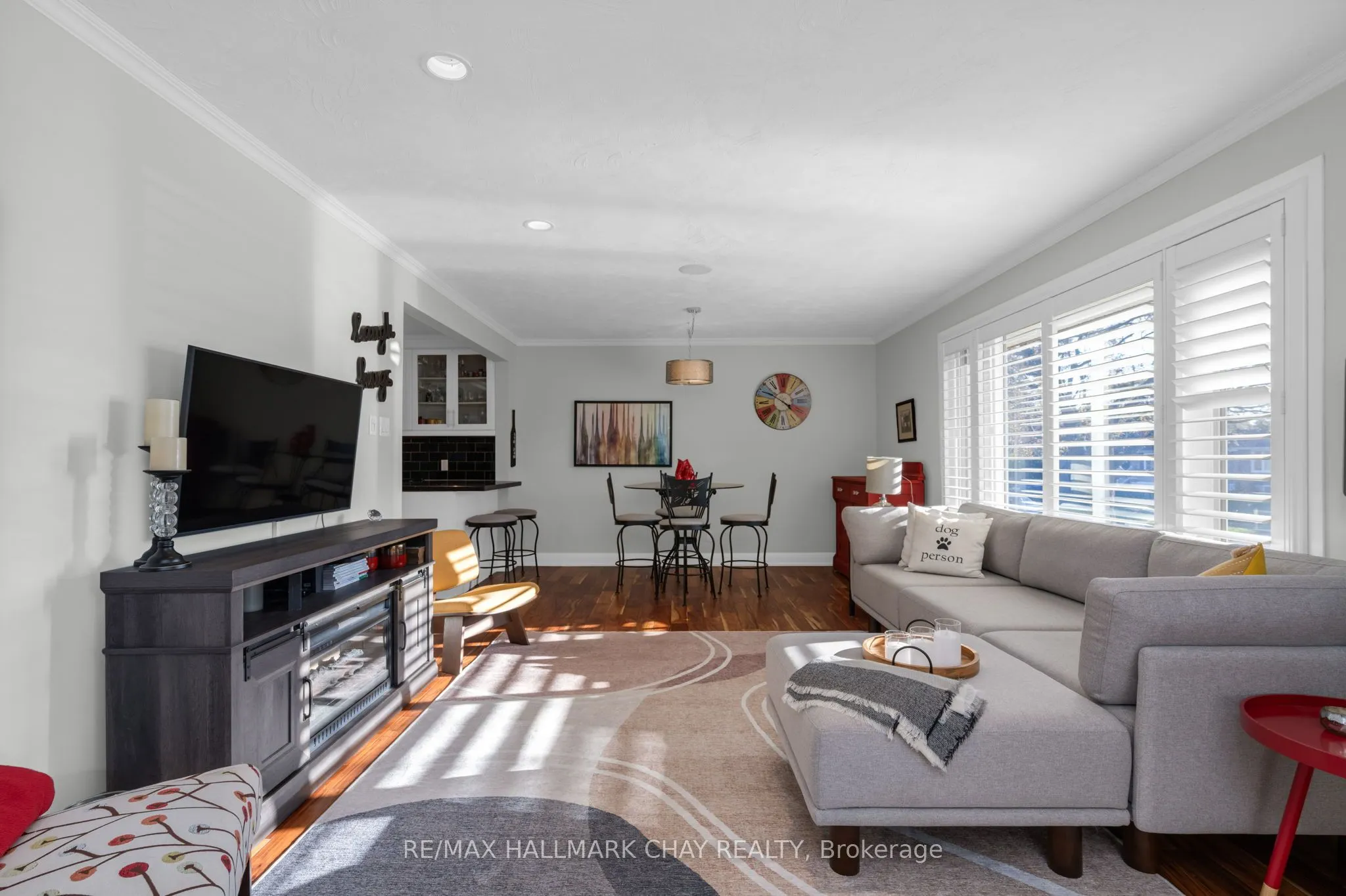 15 Bothwell Crescent