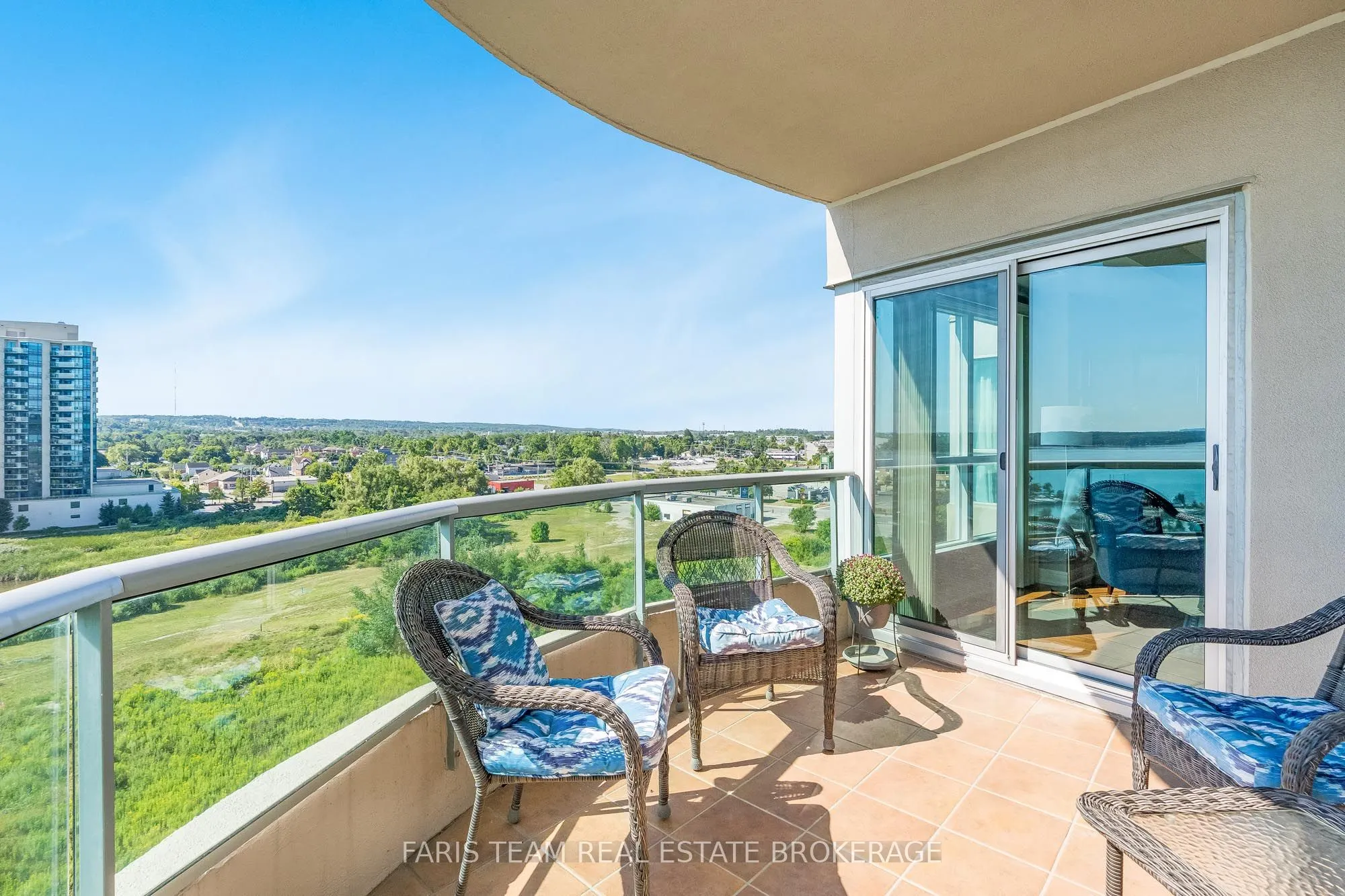 2 Toronto Street, #902