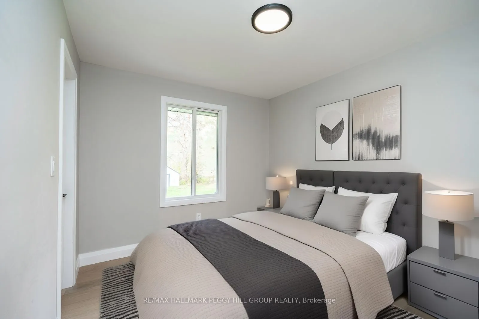 16 Hillview Crescent