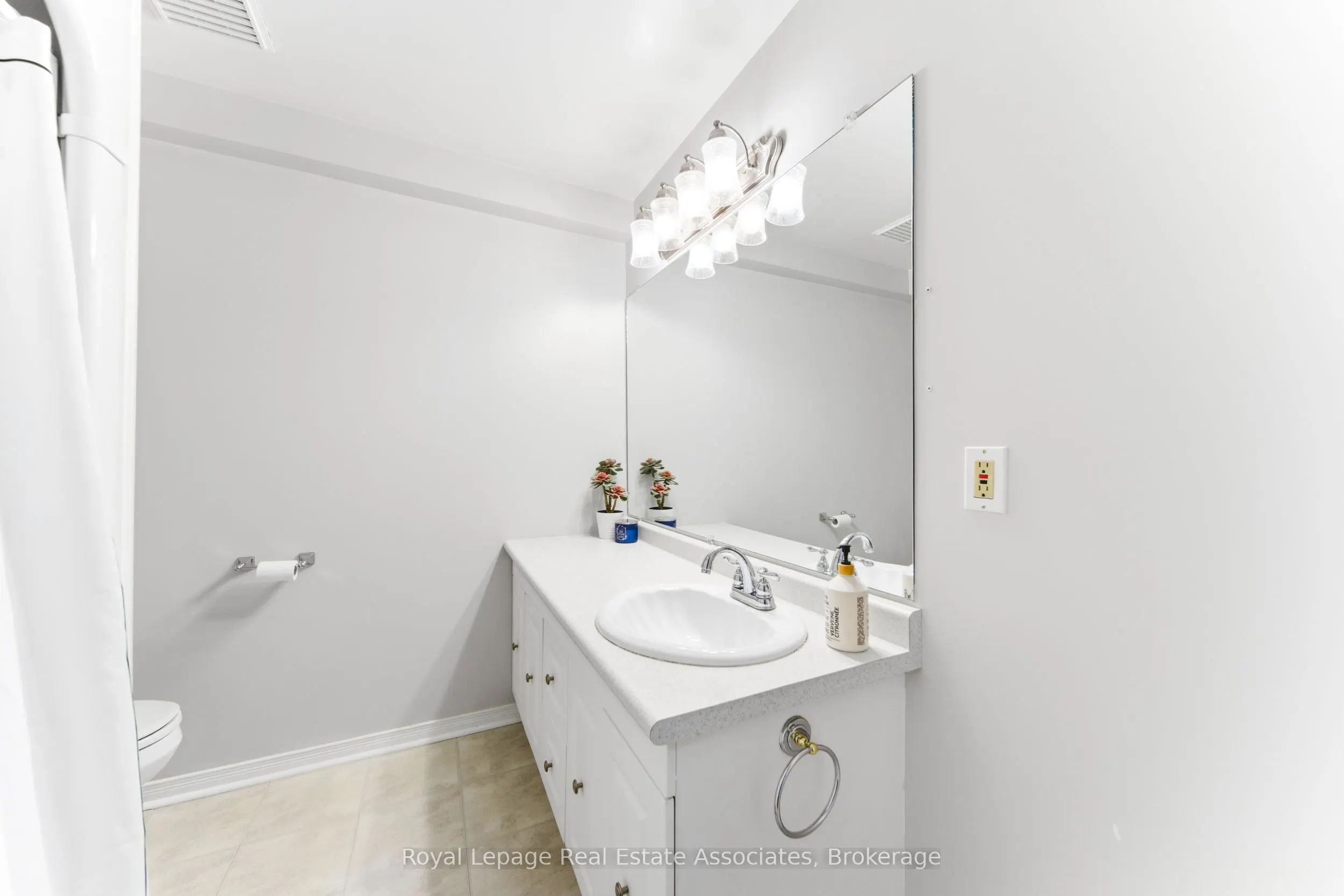 118 Copeman Crescent