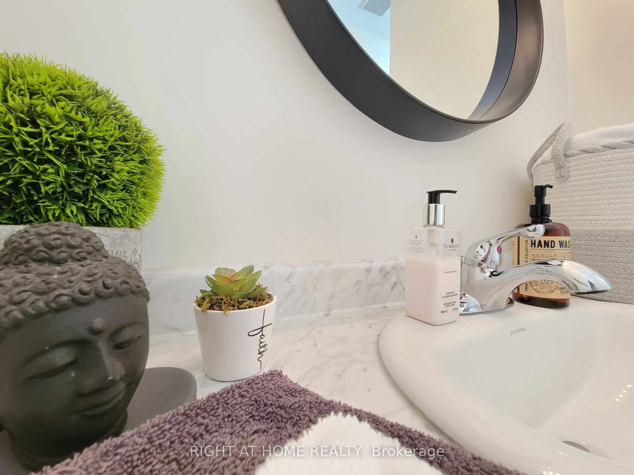 84 Diamond Valley Drive