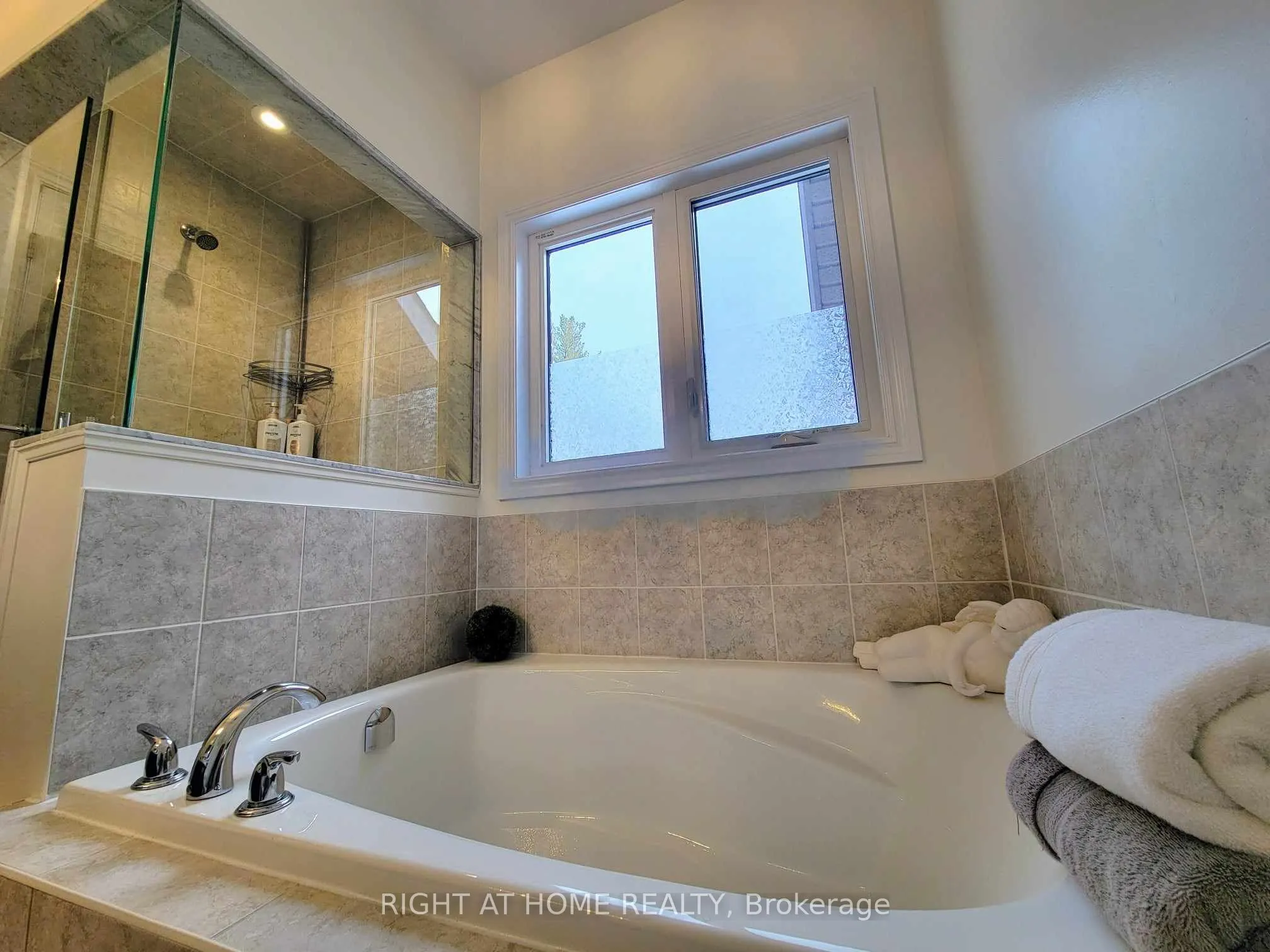 84 Diamond Valley Drive