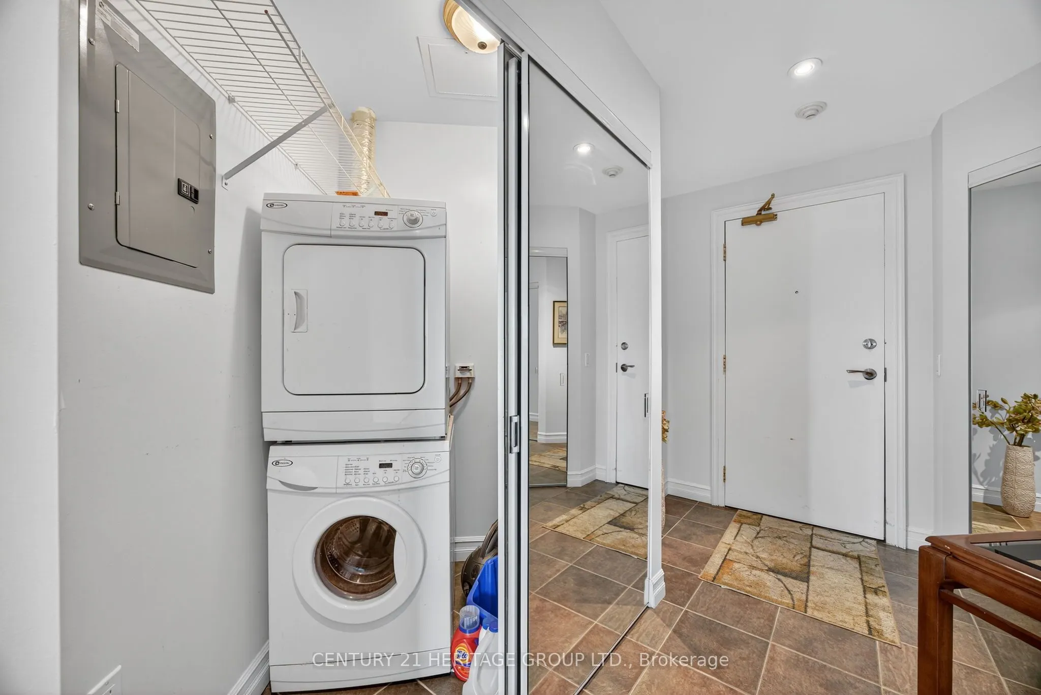 6 Toronto Street, #1008