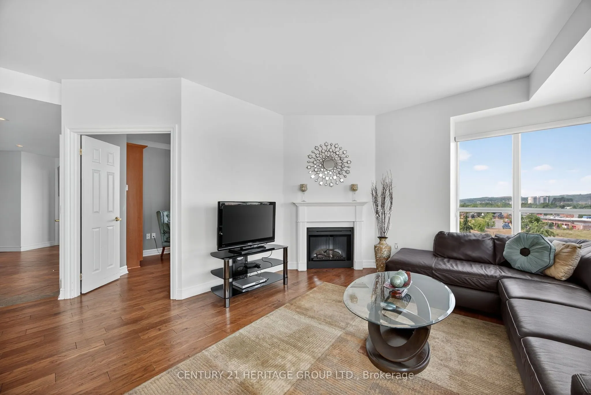 6 Toronto Street, #1008