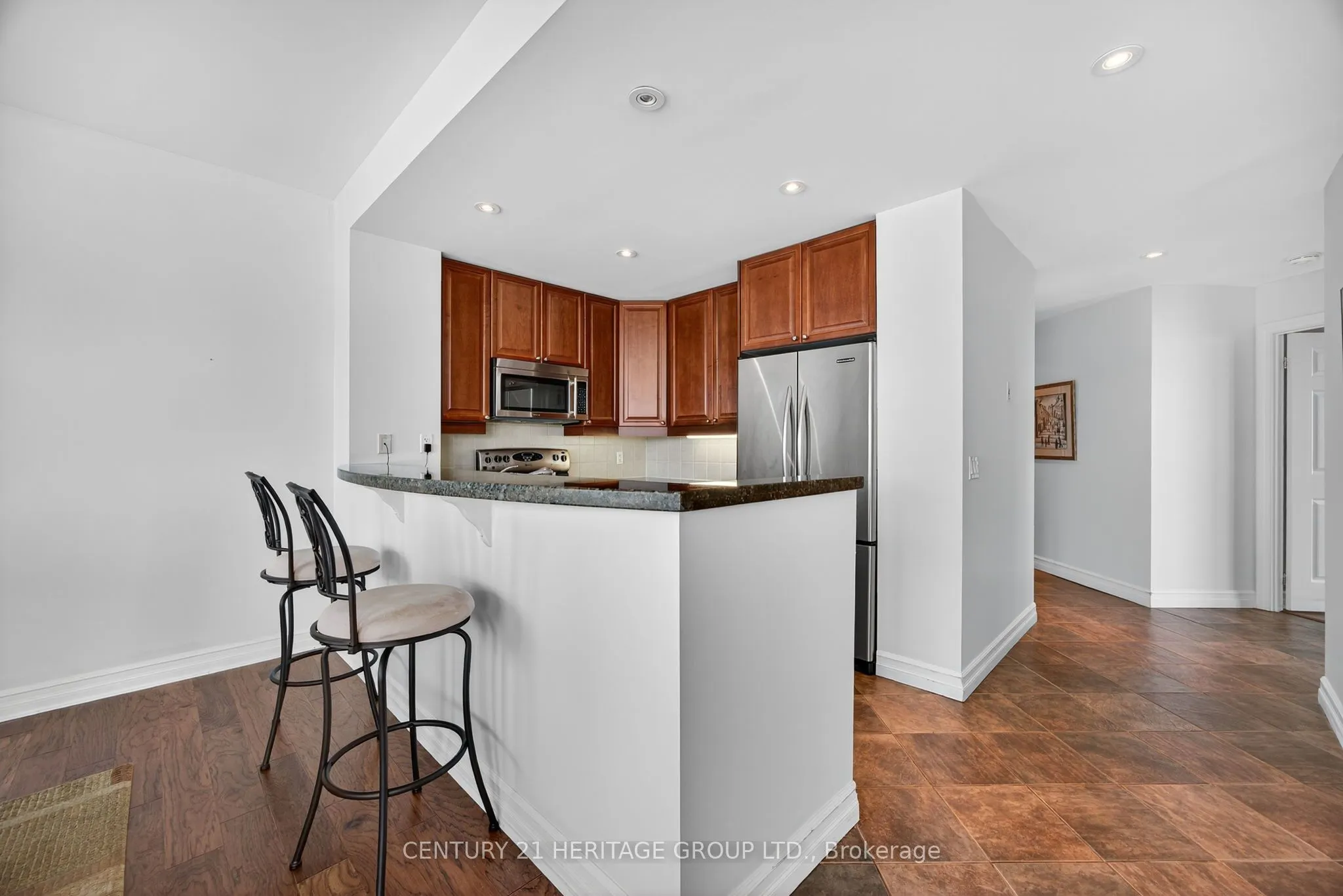 6 Toronto Street, #1008