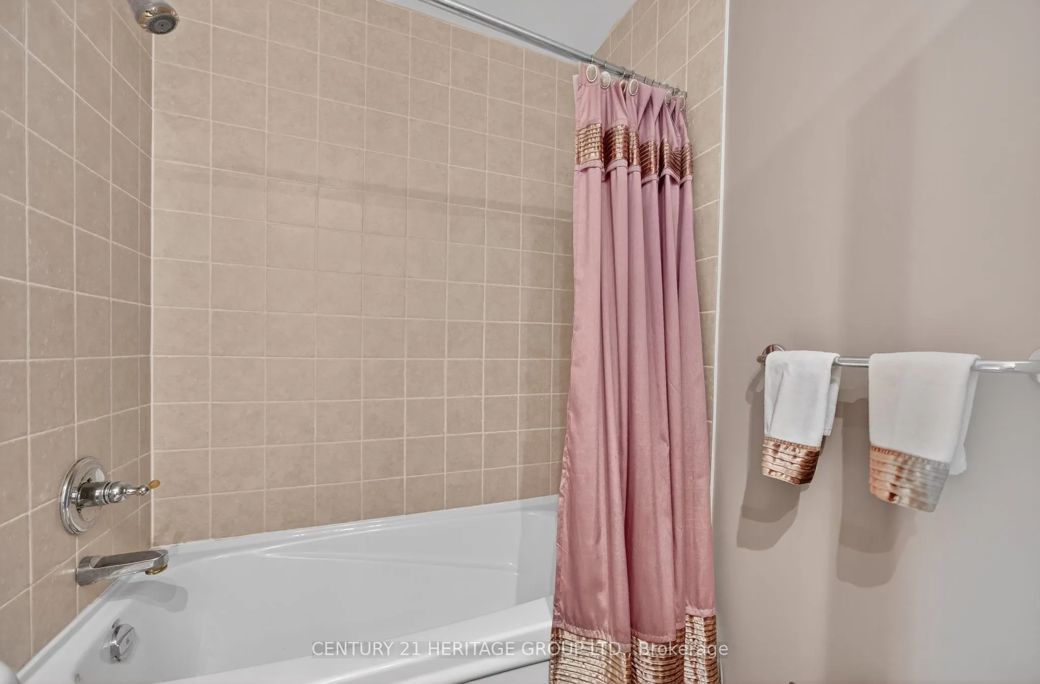 6 Toronto Street, #1008