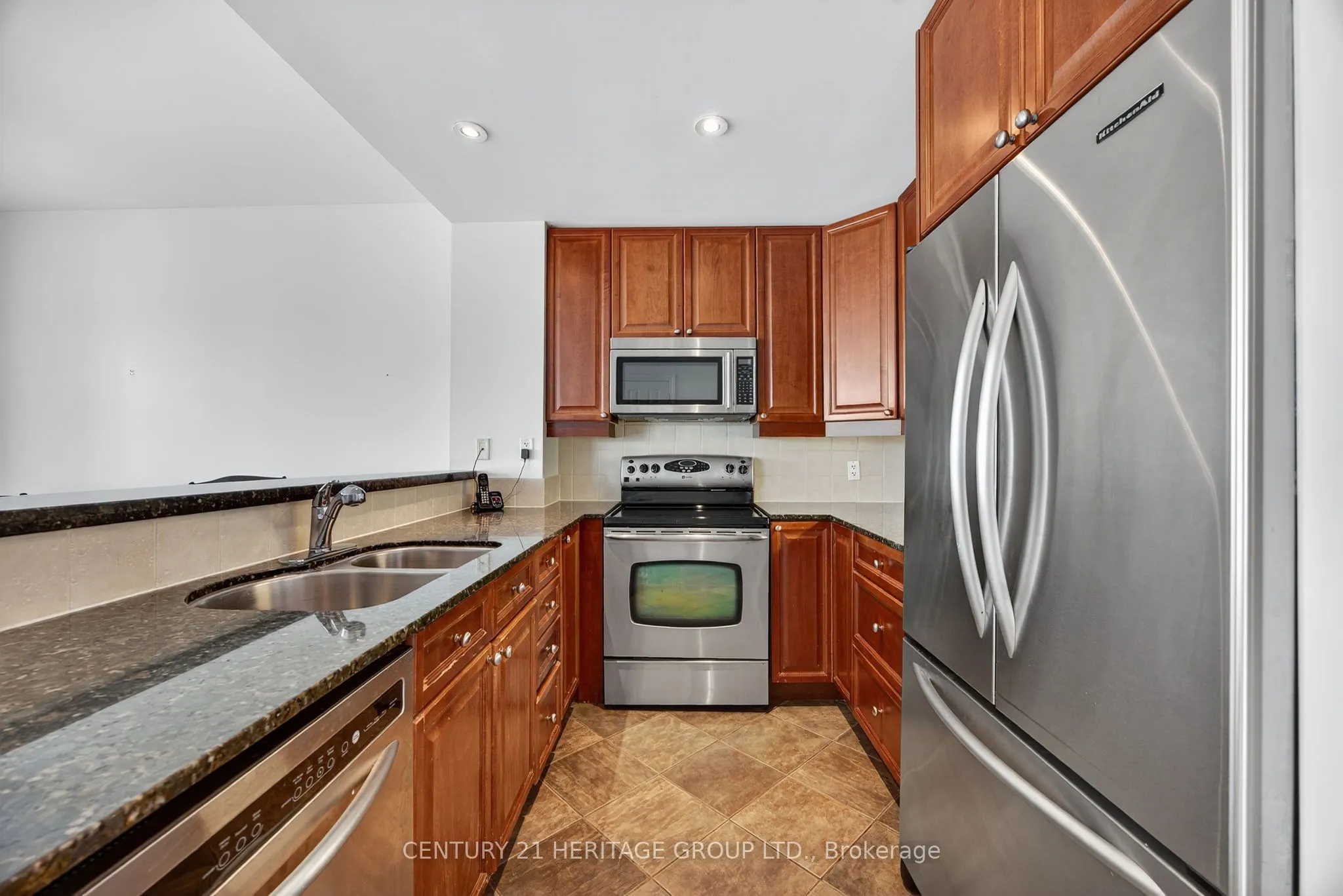 6 Toronto Street, #1008