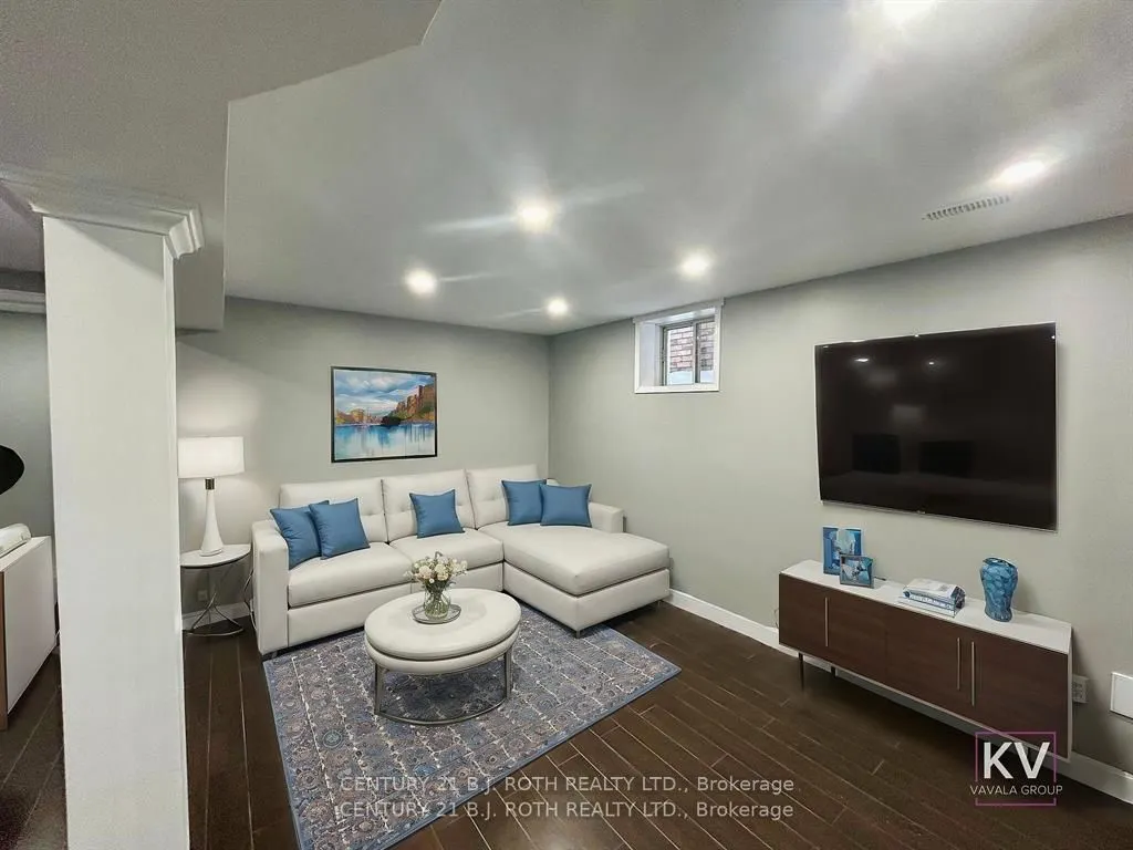 140 Monique Crescent, #Lower