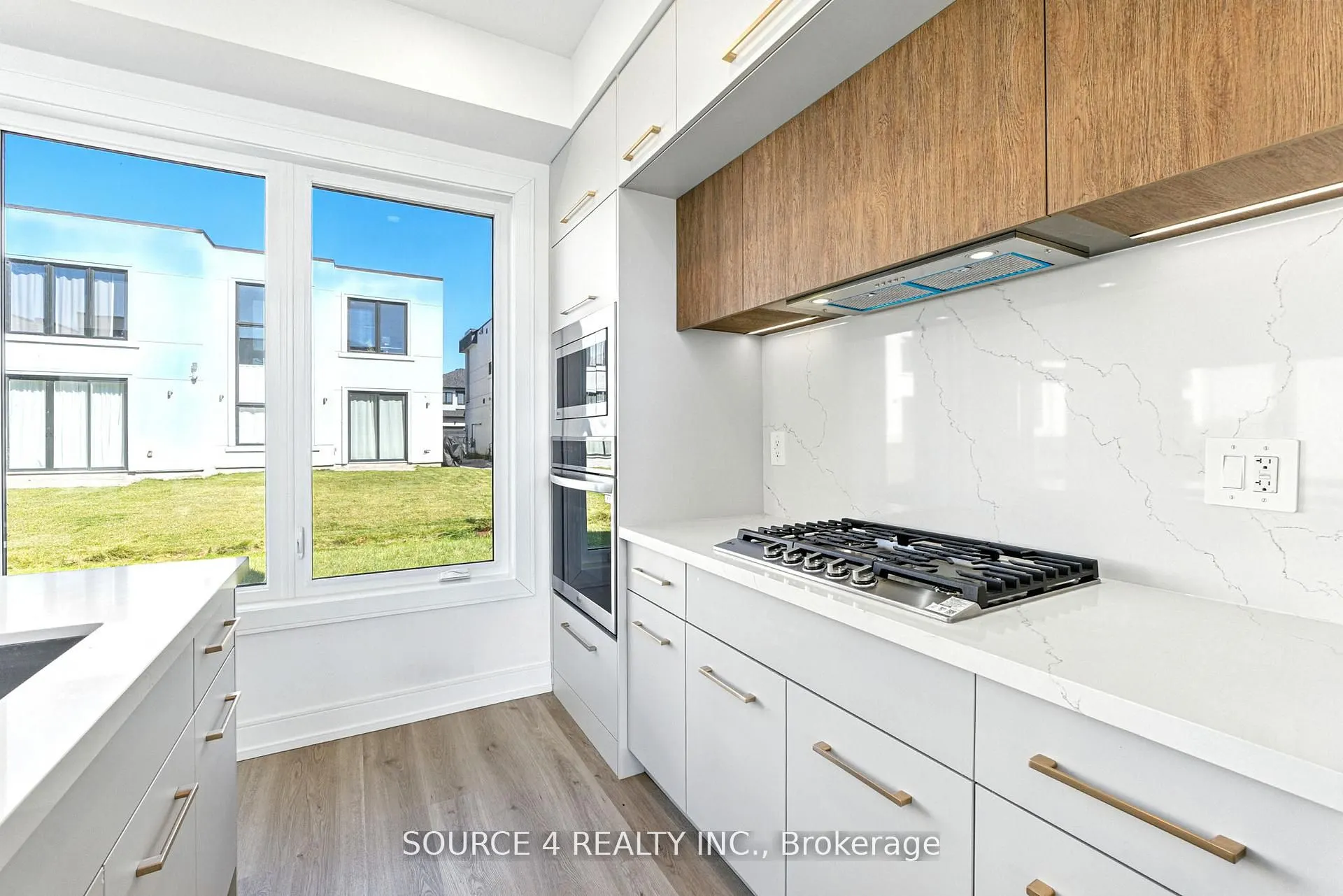 3781 Sunbank Crescent