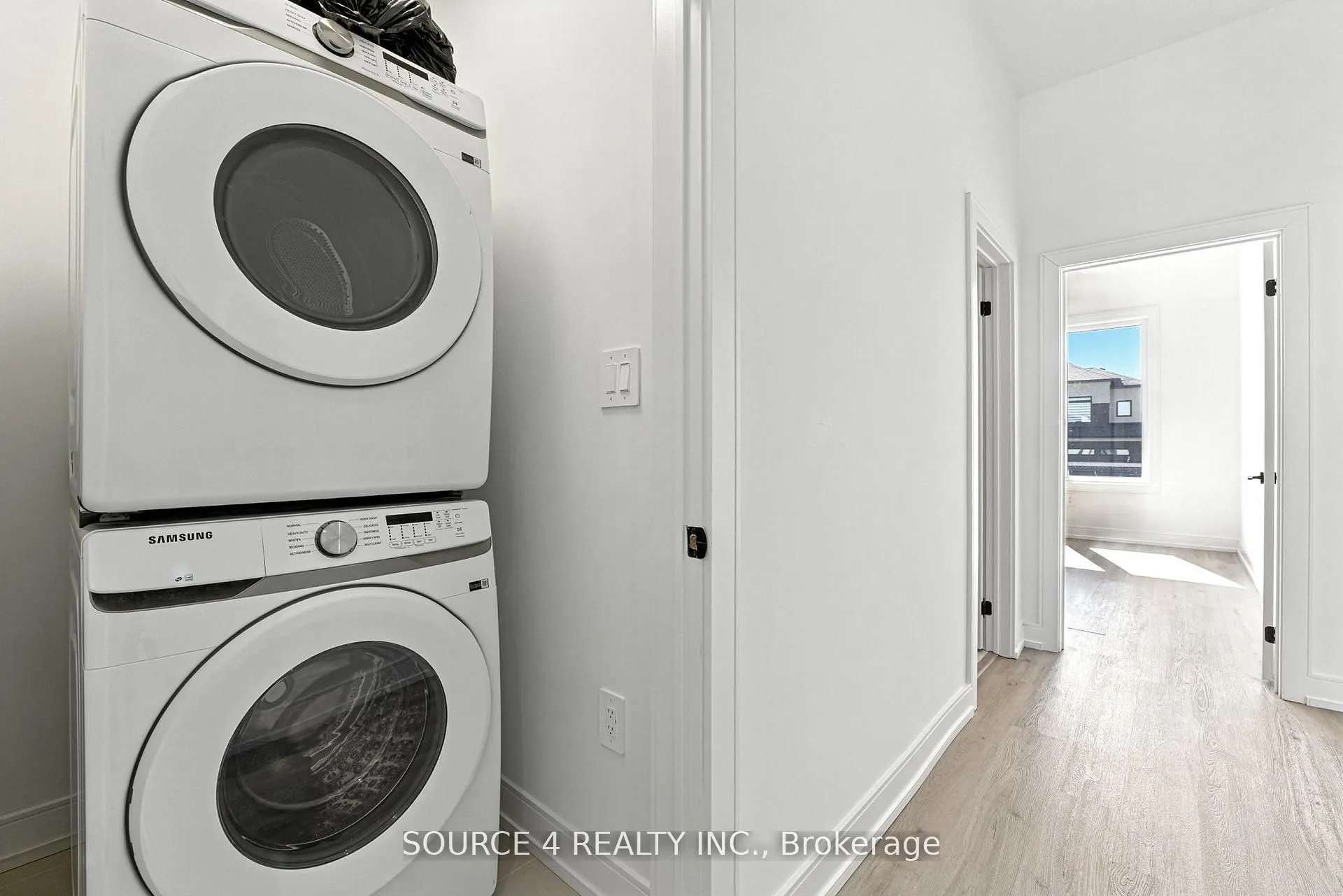 3781 Sunbank Crescent