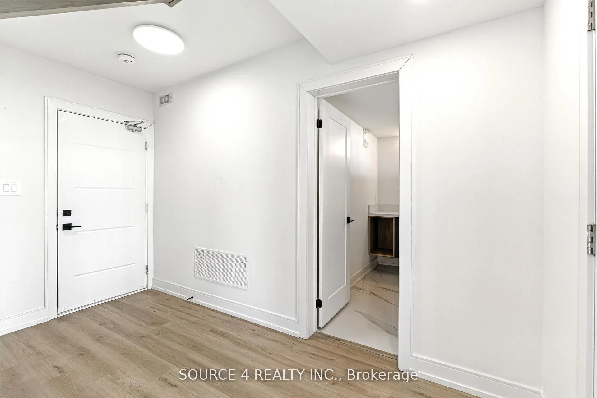 3781 Sunbank Crescent