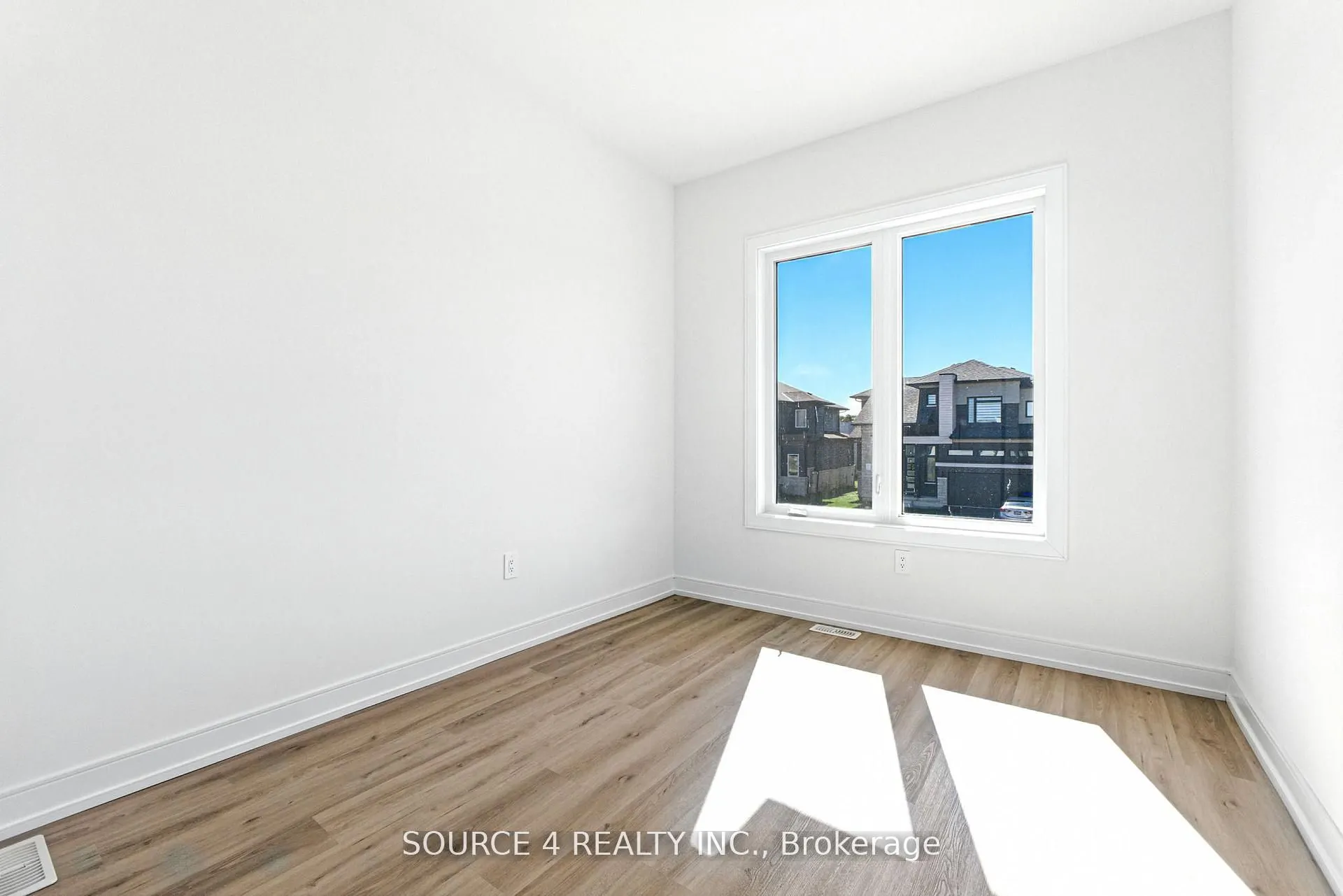 3781 Sunbank Crescent