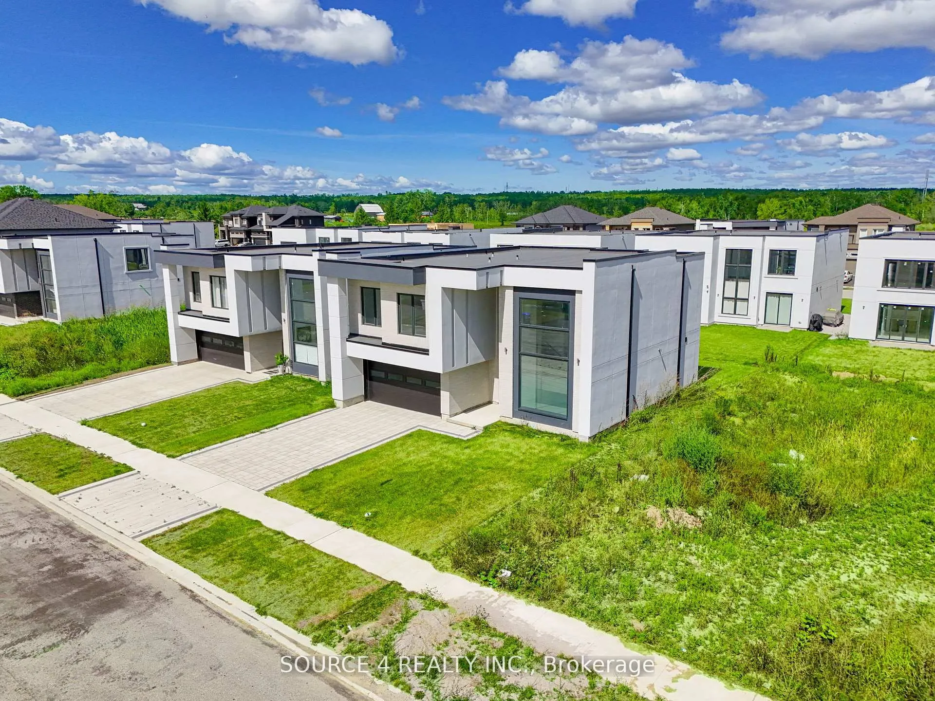 3781 Sunbank Crescent