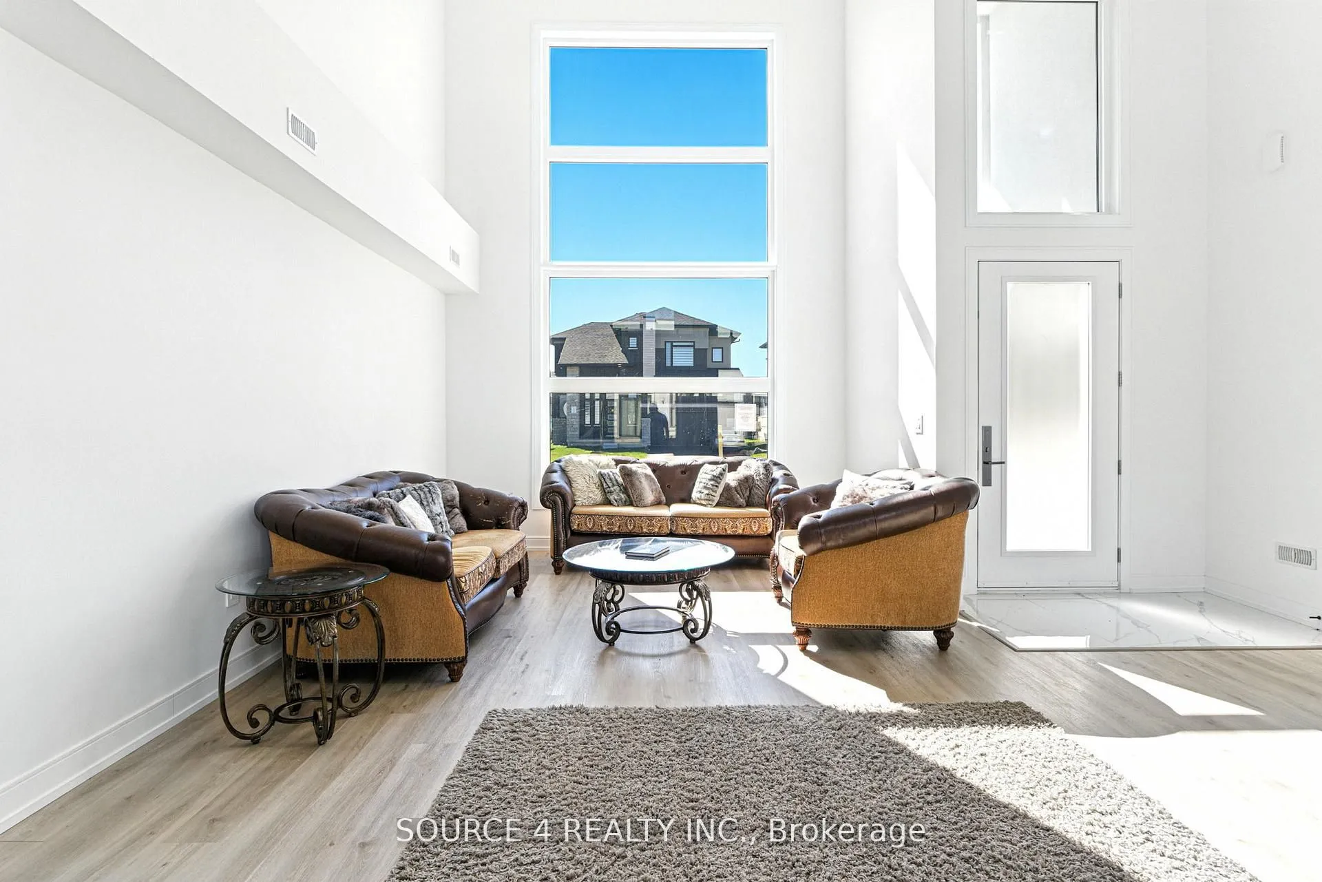 3781 Sunbank Crescent