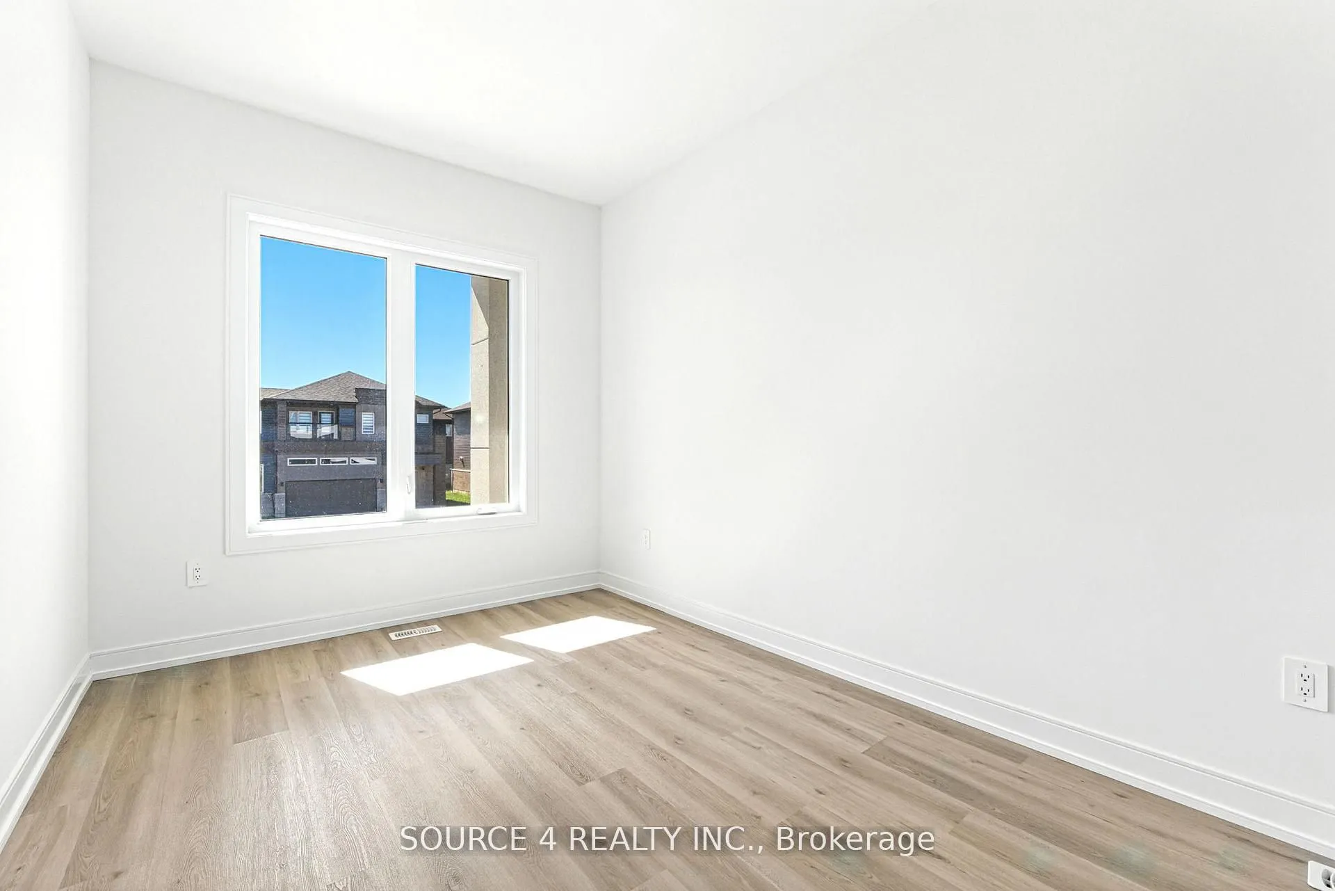 3781 Sunbank Crescent