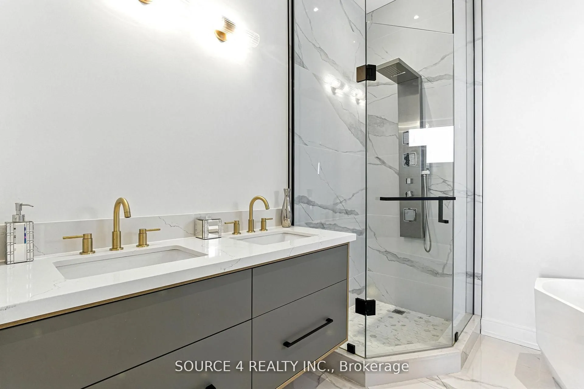 3781 Sunbank Crescent