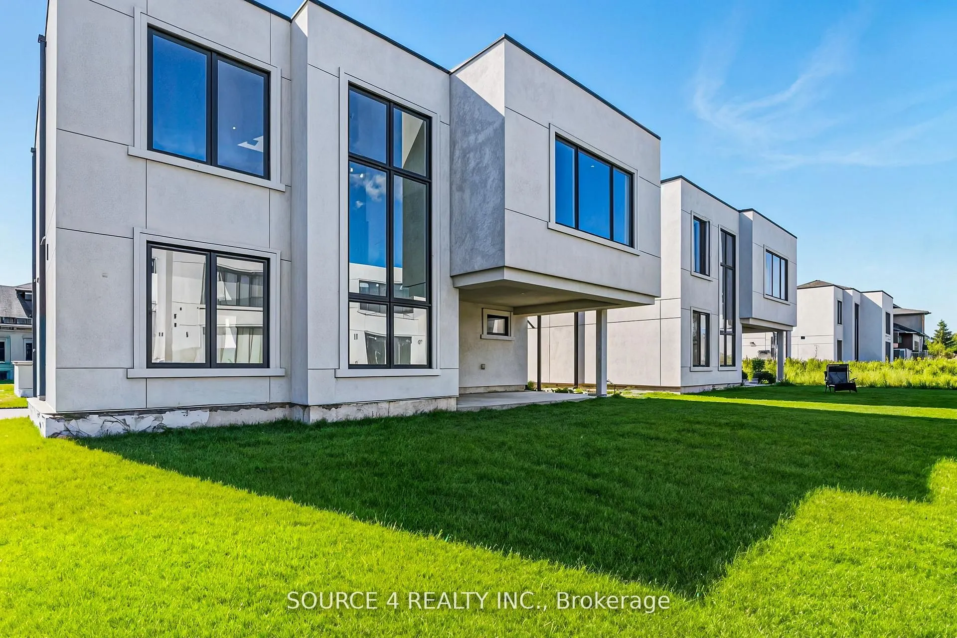 3781 Sunbank Crescent