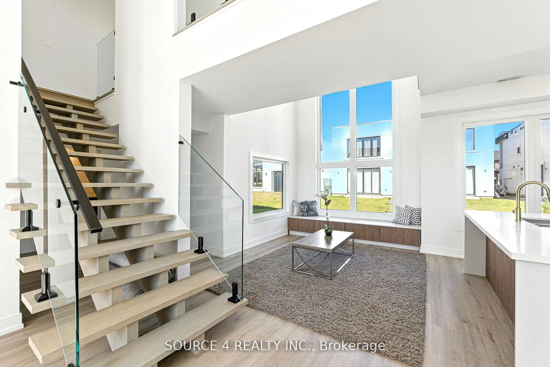 3781 Sunbank Crescent