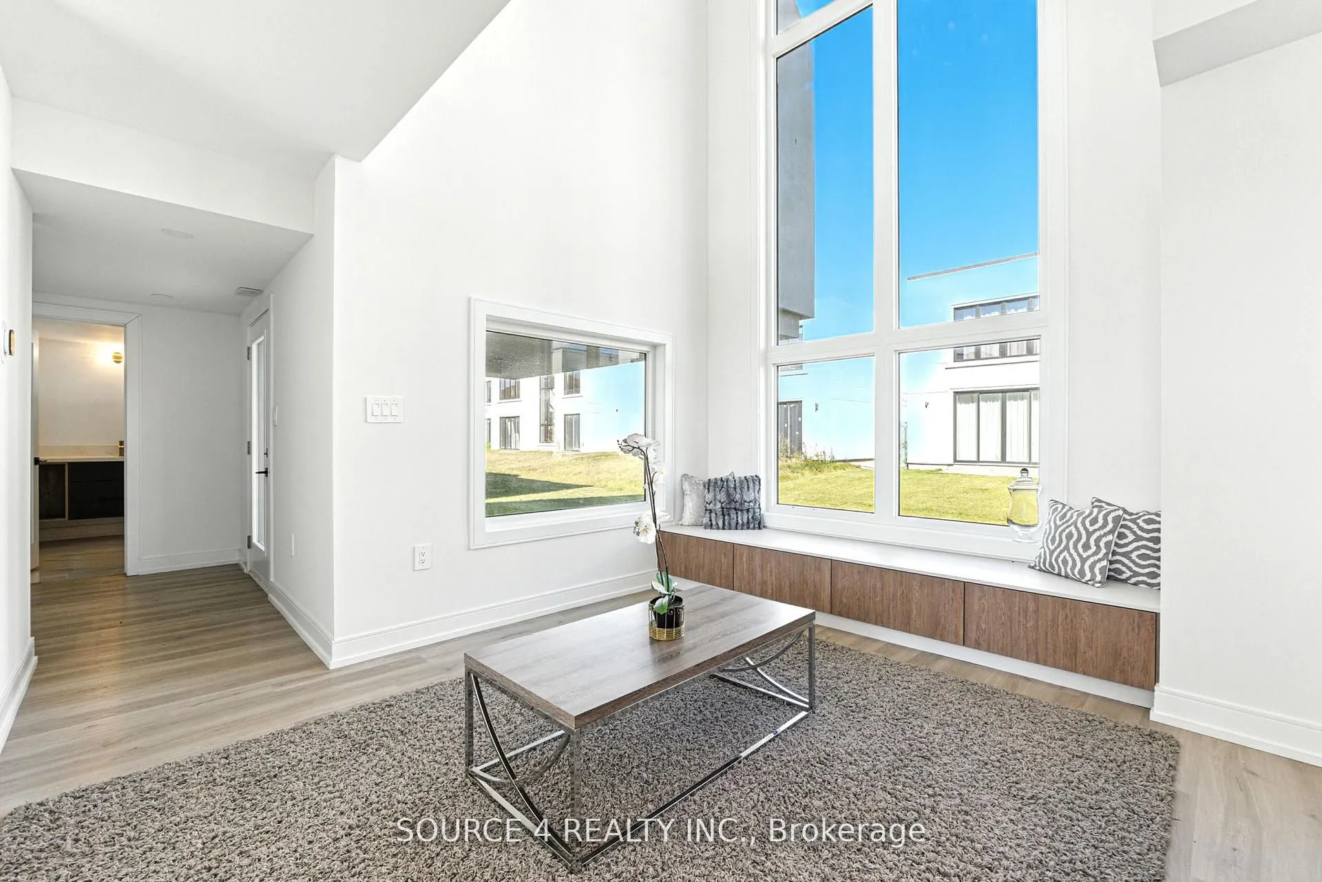 3781 Sunbank Crescent