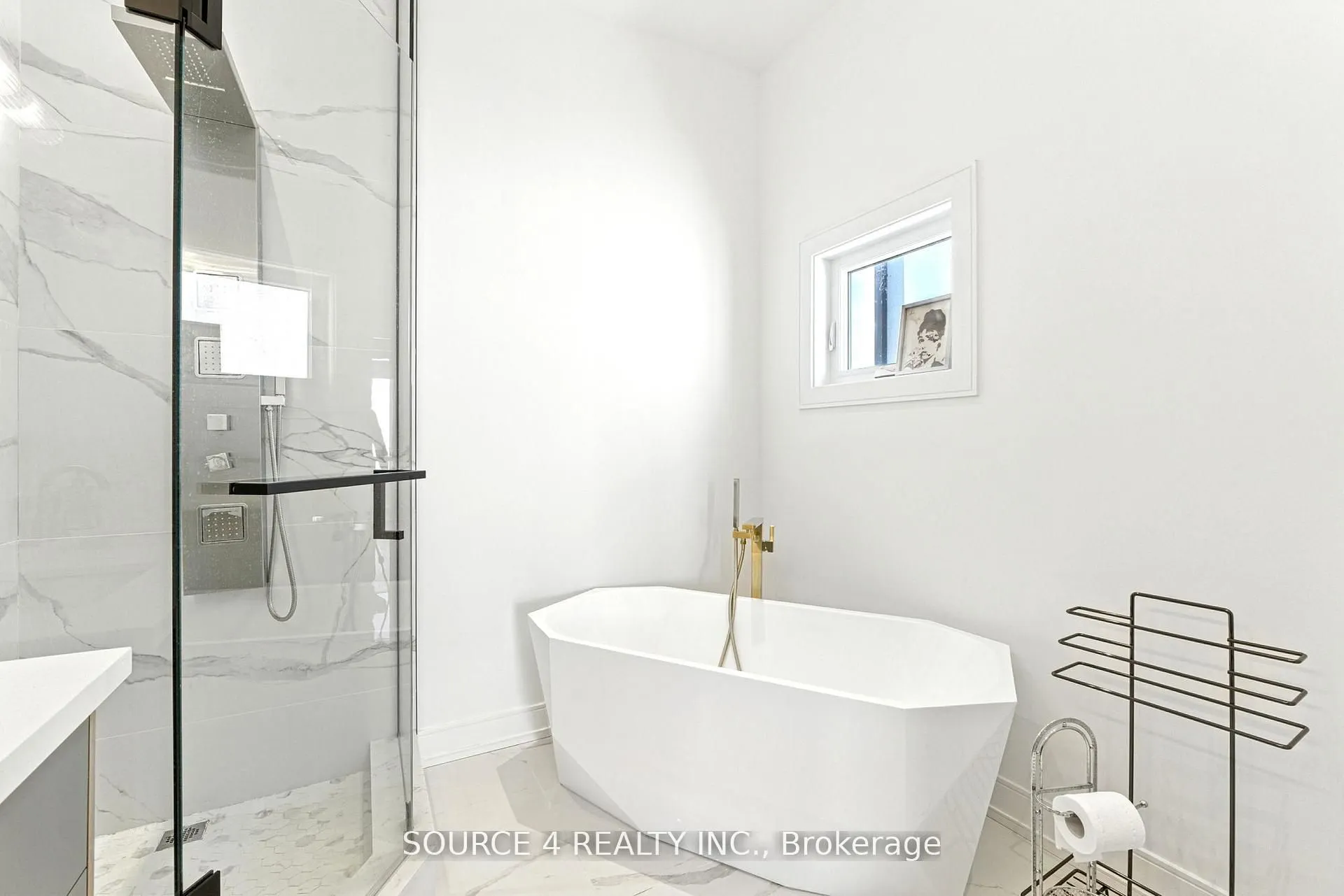 3781 Sunbank Crescent