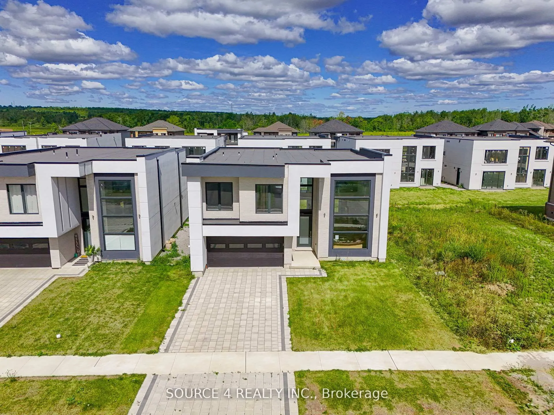 3781 Sunbank Crescent