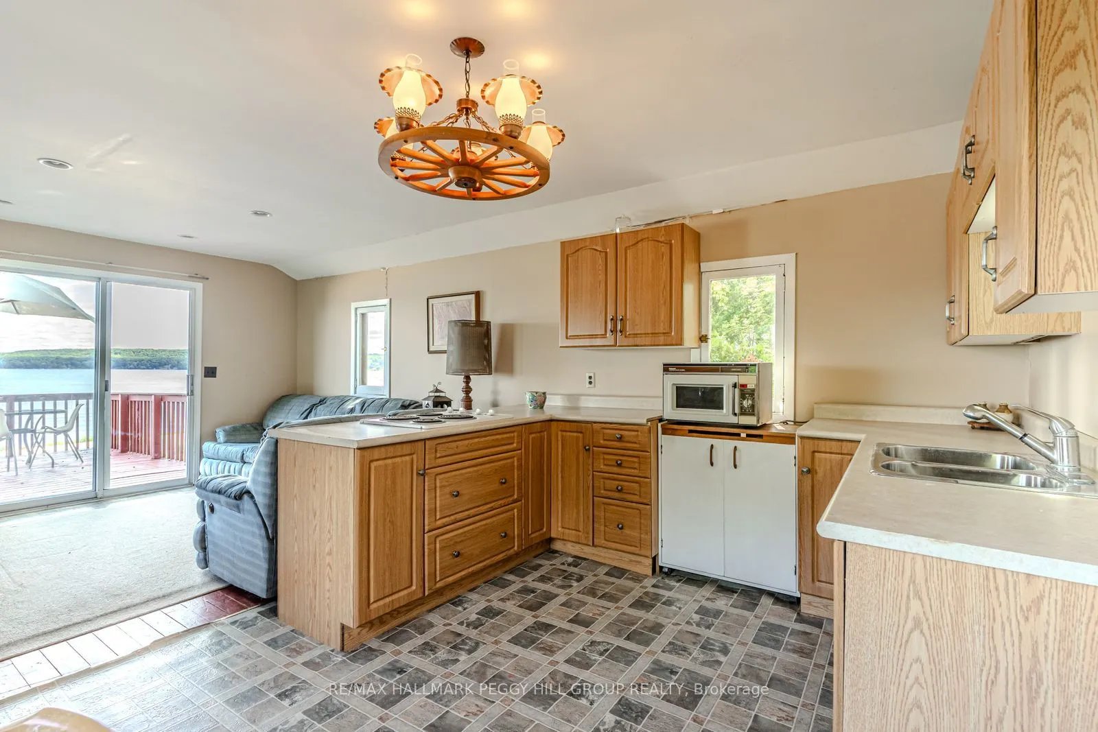 383 Peek-A-Boo Trail