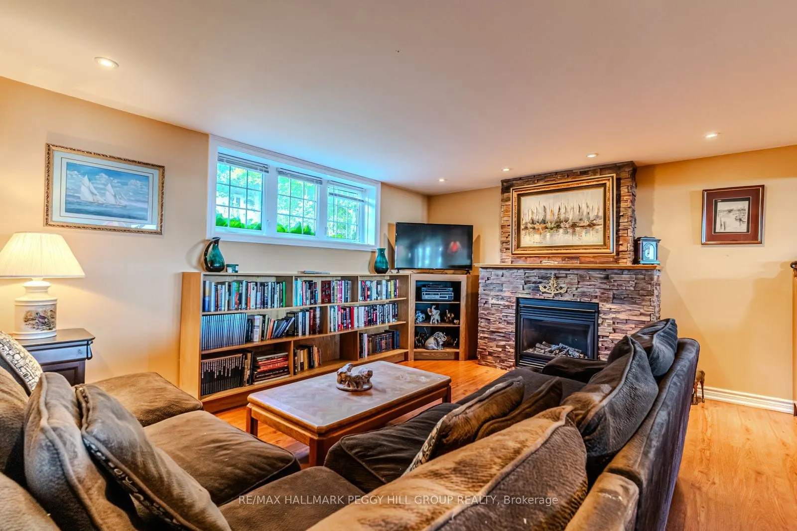 383 Peek-A-Boo Trail